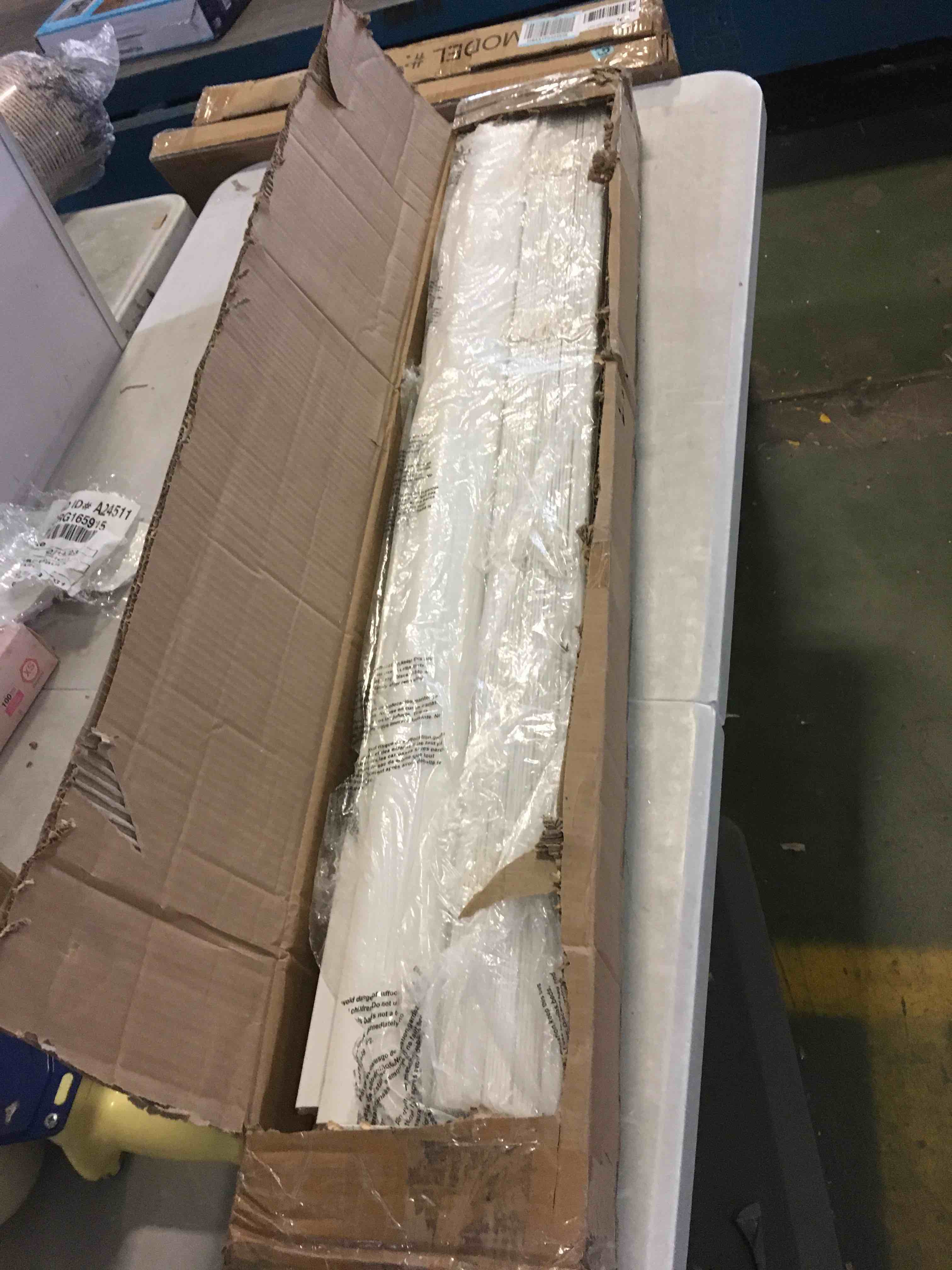 https://s3.amazonaws.com/lotting-images-prod/bidfta/YEL5619051_1702994537782.jpeg