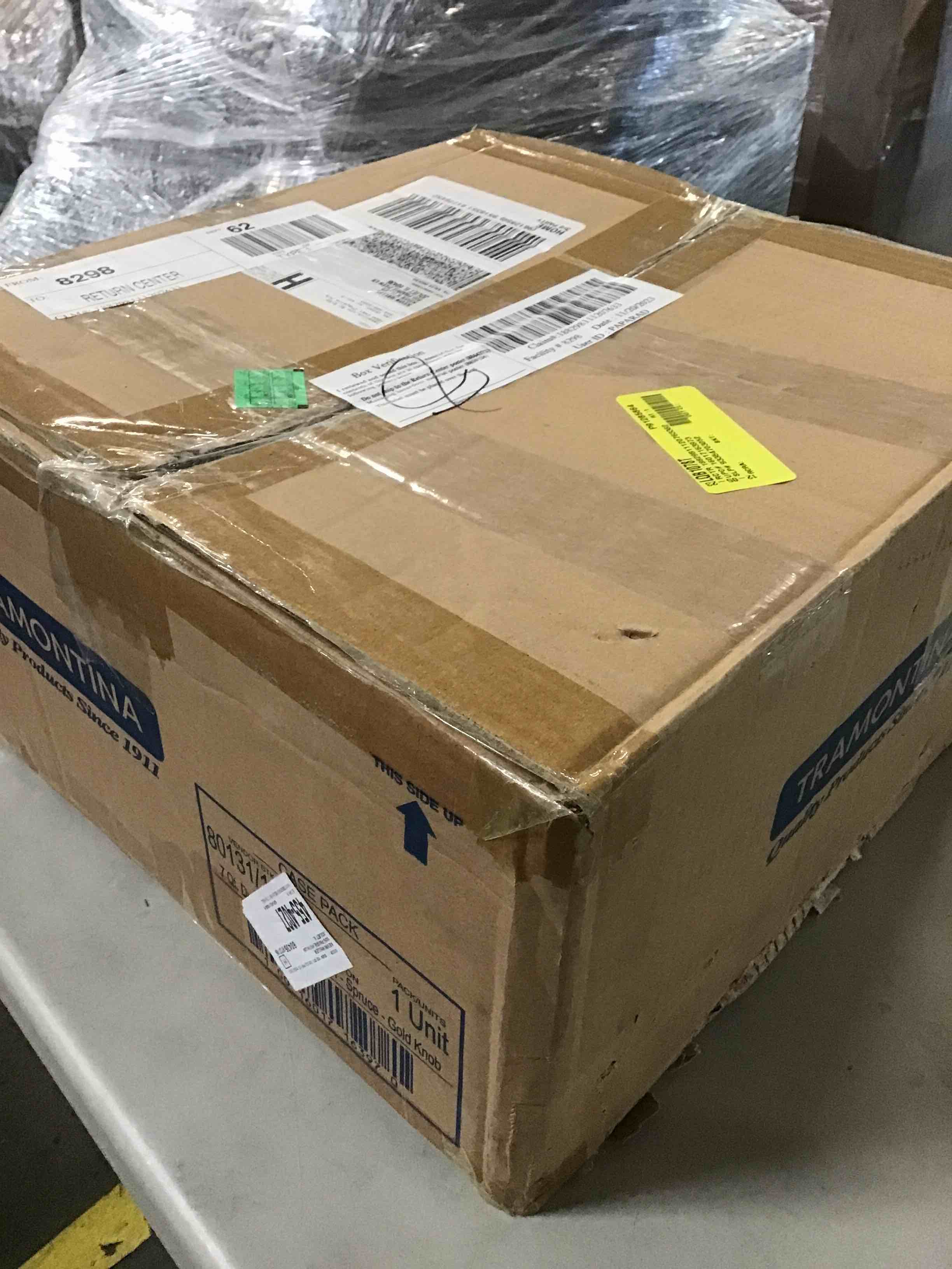 https://s3.amazonaws.com/lotting-images-prod/bidfta/YEL5621800_1702666404397.jpeg