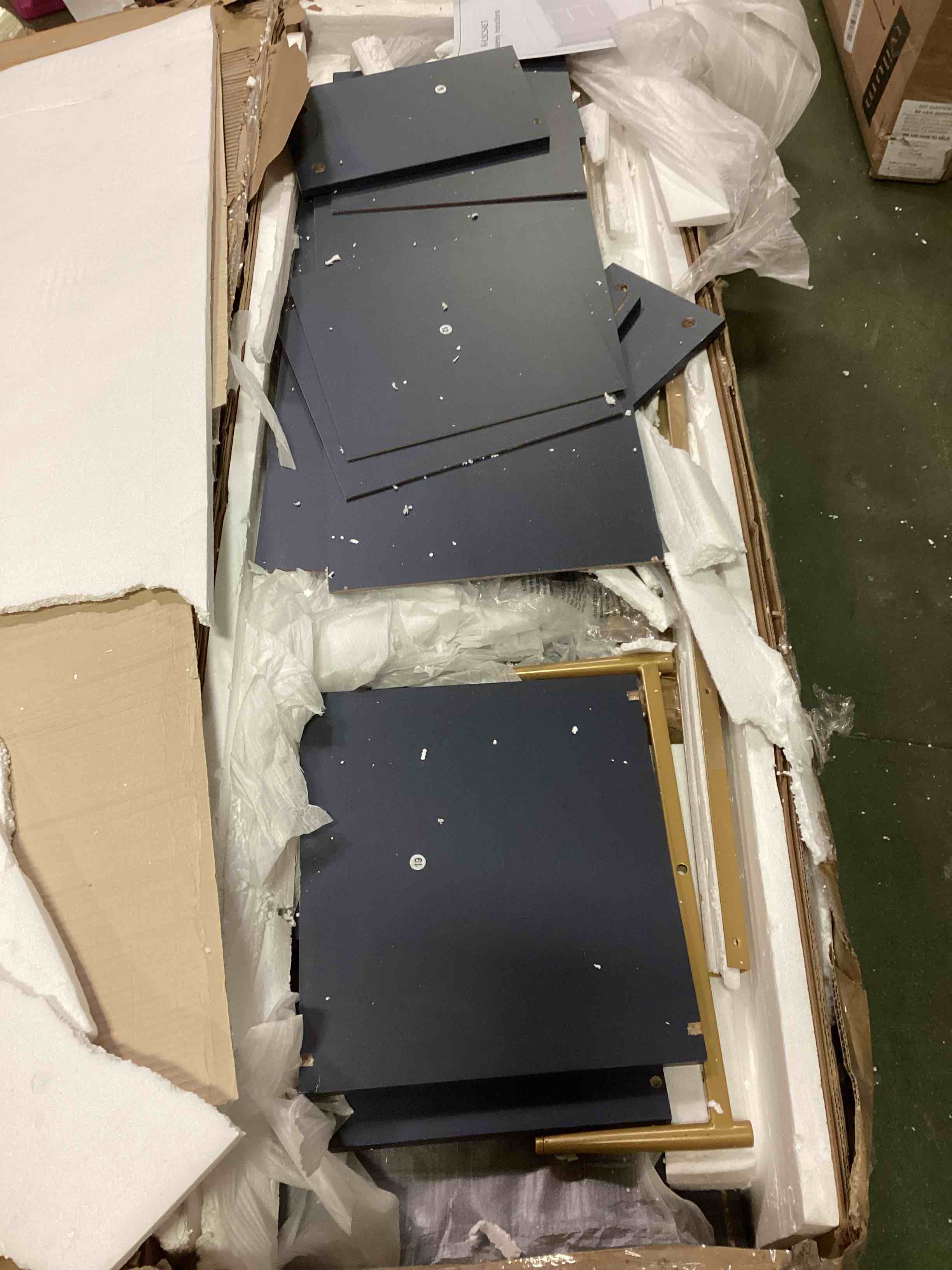 https://s3.amazonaws.com/lotting-images-prod/bidfta/YEL5622945_1703106841676.jpeg