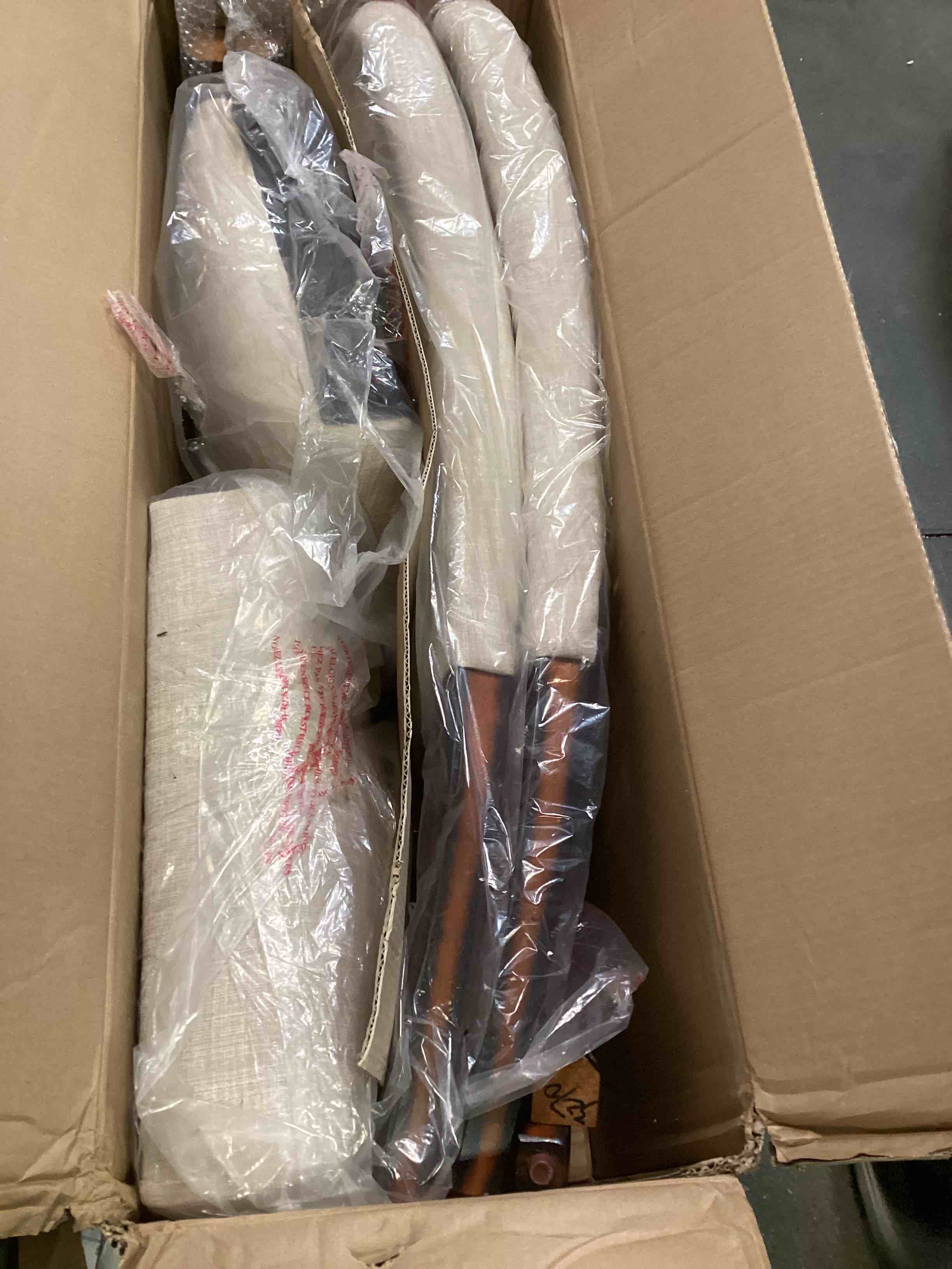 https://s3.amazonaws.com/lotting-images-prod/bidfta/YEL5623000_1703183990189.jpeg