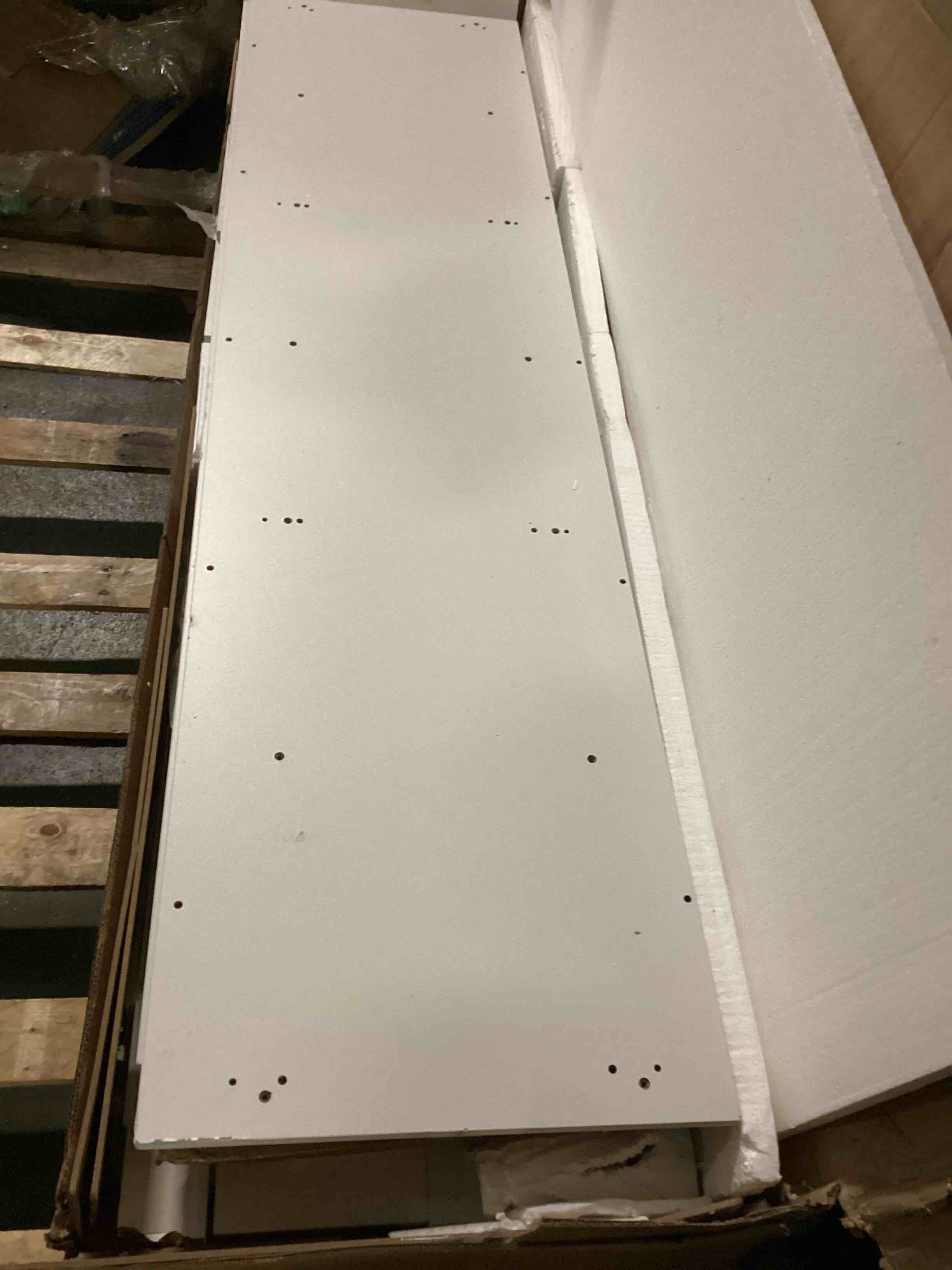 https://s3.amazonaws.com/lotting-images-prod/bidfta/YEL5623012_1703250585581.jpeg