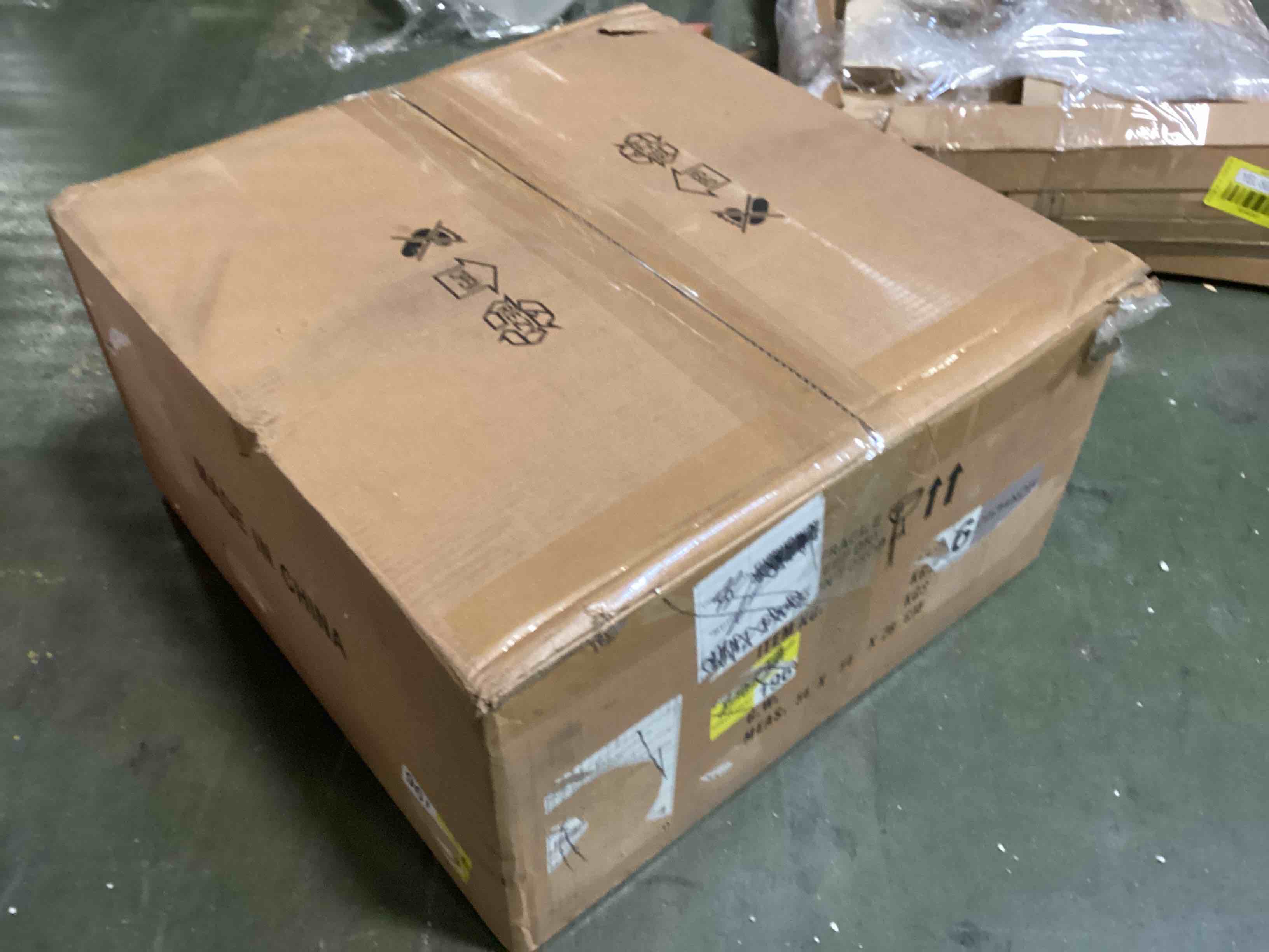 https://s3.amazonaws.com/lotting-images-prod/bidfta/YEL5623031_1703263380839.jpeg