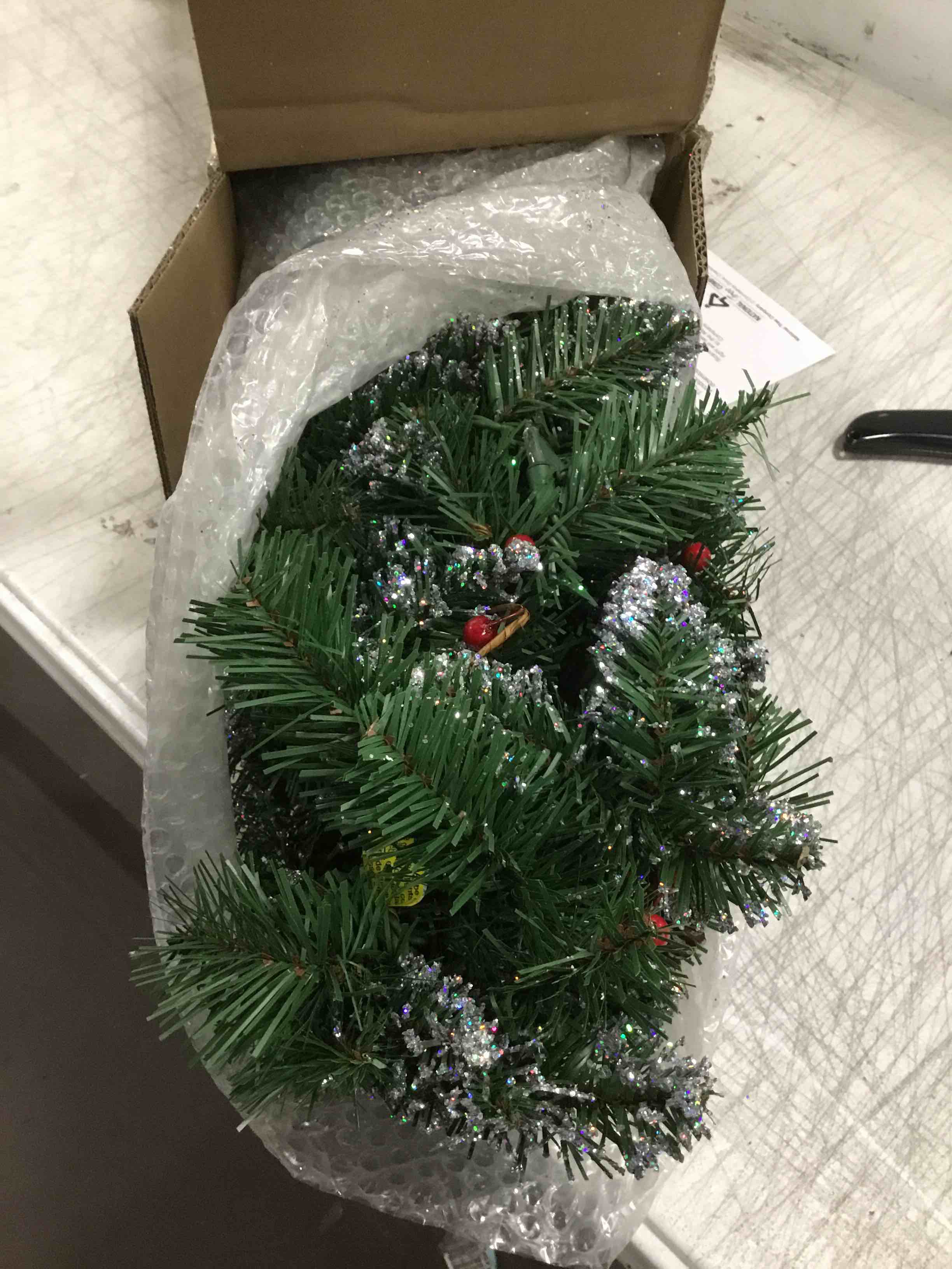 https://s3.amazonaws.com/lotting-images-prod/bidfta/YEL5623878_1704549389659.jpeg