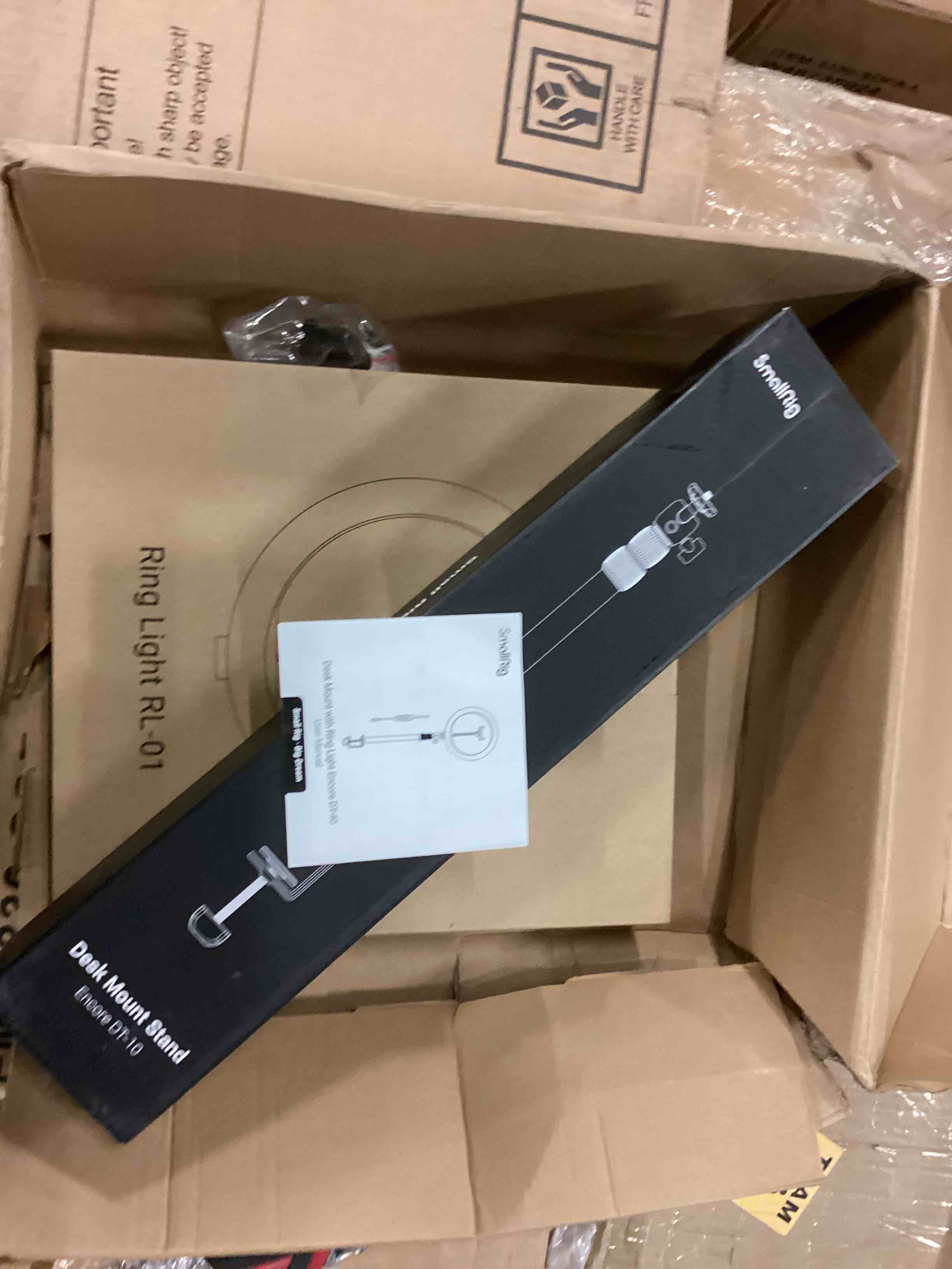 https://s3.amazonaws.com/lotting-images-prod/bidfta/YEL5633348_1700681560231.jpeg