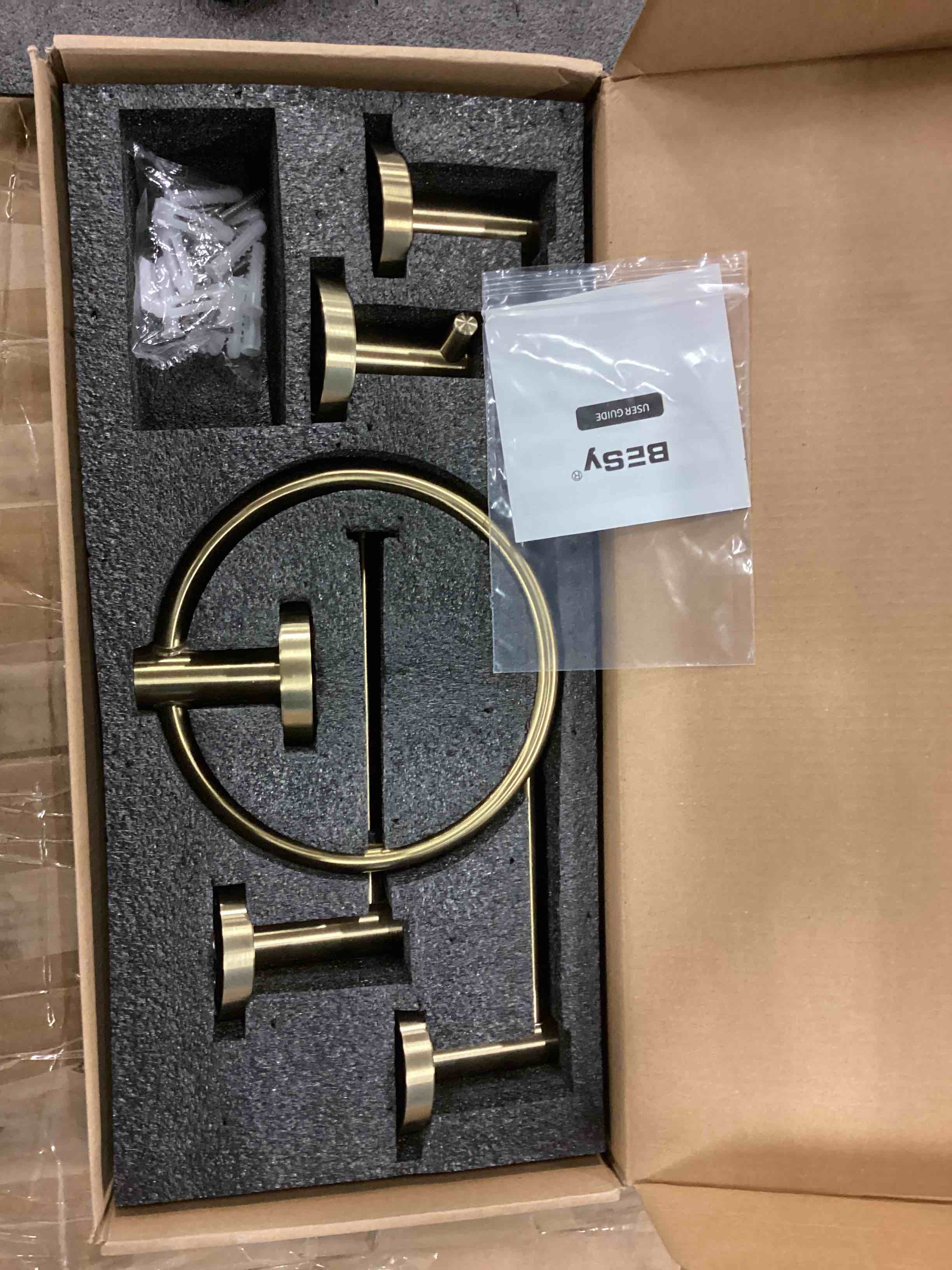 https://s3.amazonaws.com/lotting-images-prod/bidfta/YEL5633401_1700685568892.jpeg