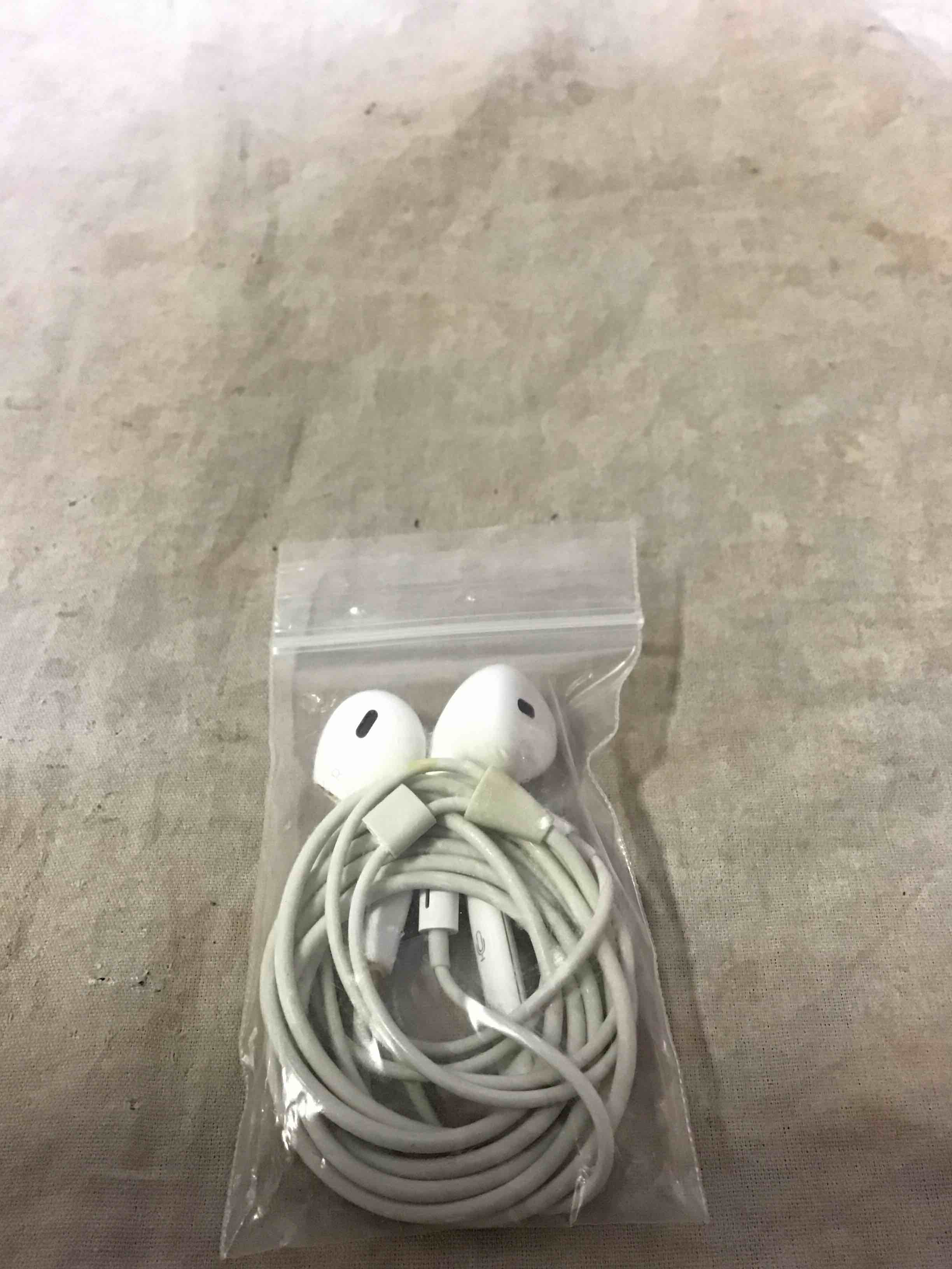 Apple Wired Earbuds 