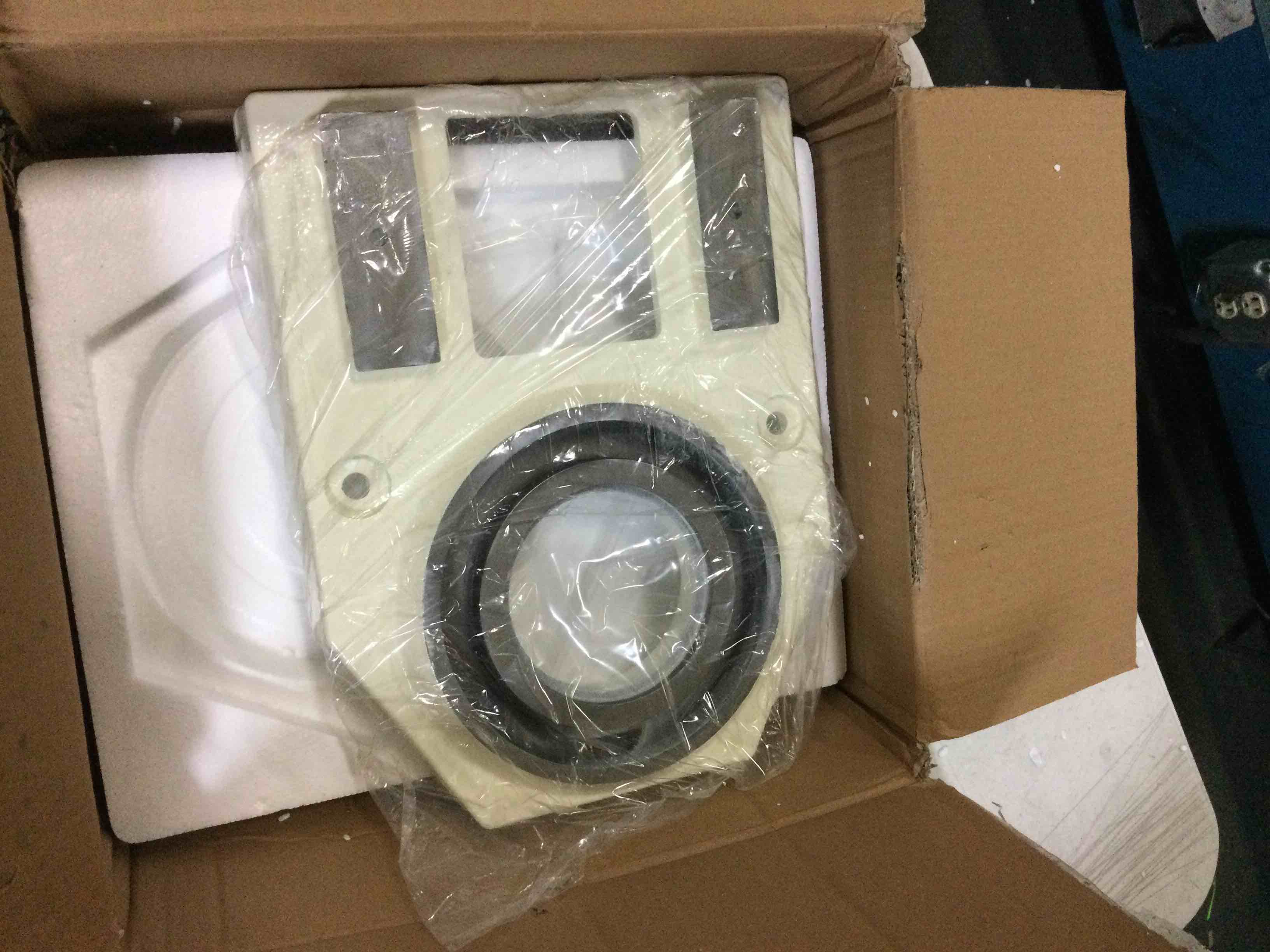 https://s3.amazonaws.com/lotting-images-prod/bidfta/YEL5641523_1700138745092.jpeg