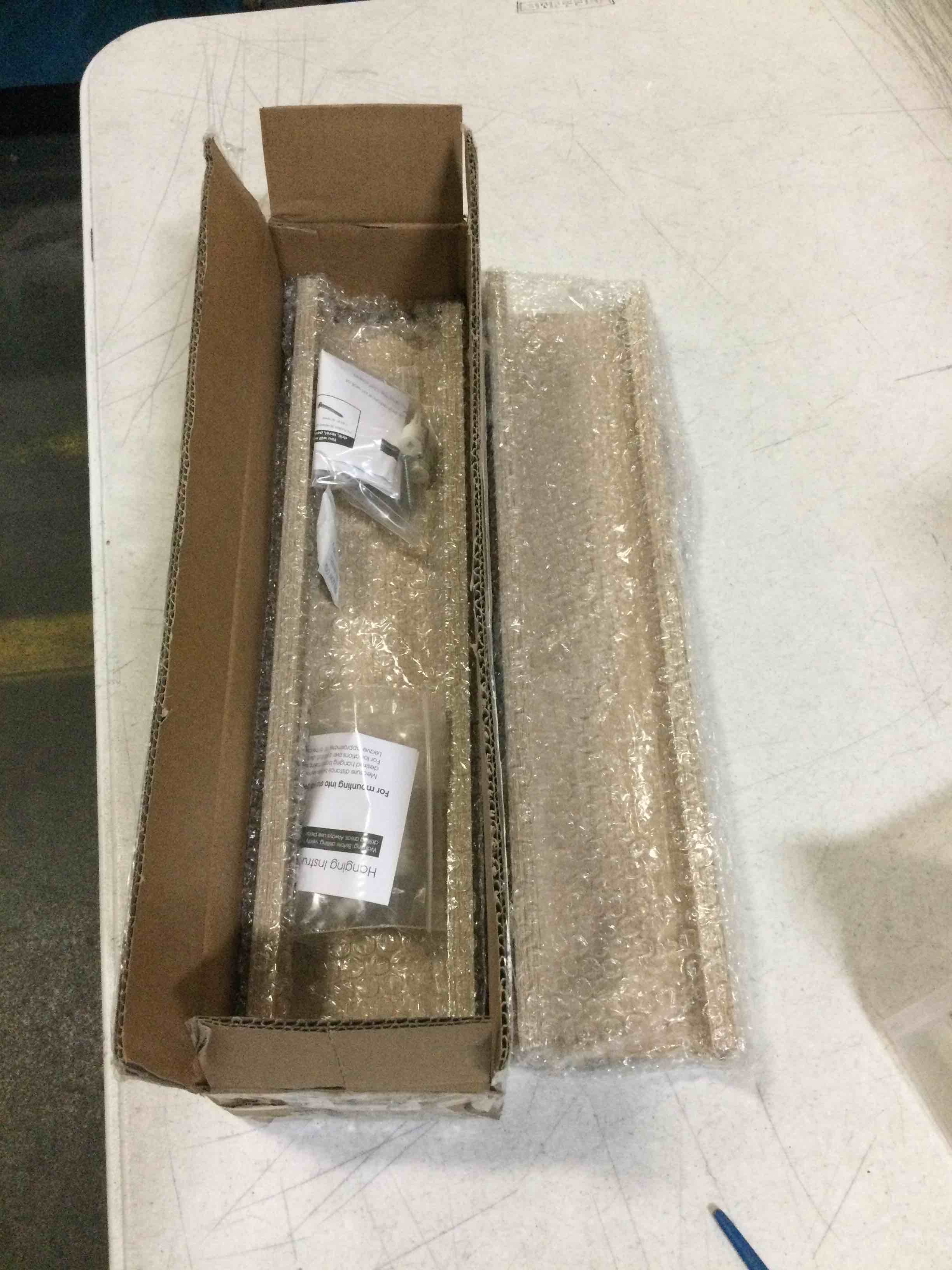 https://s3.amazonaws.com/lotting-images-prod/bidfta/YEL5641891_1700482048744.jpeg