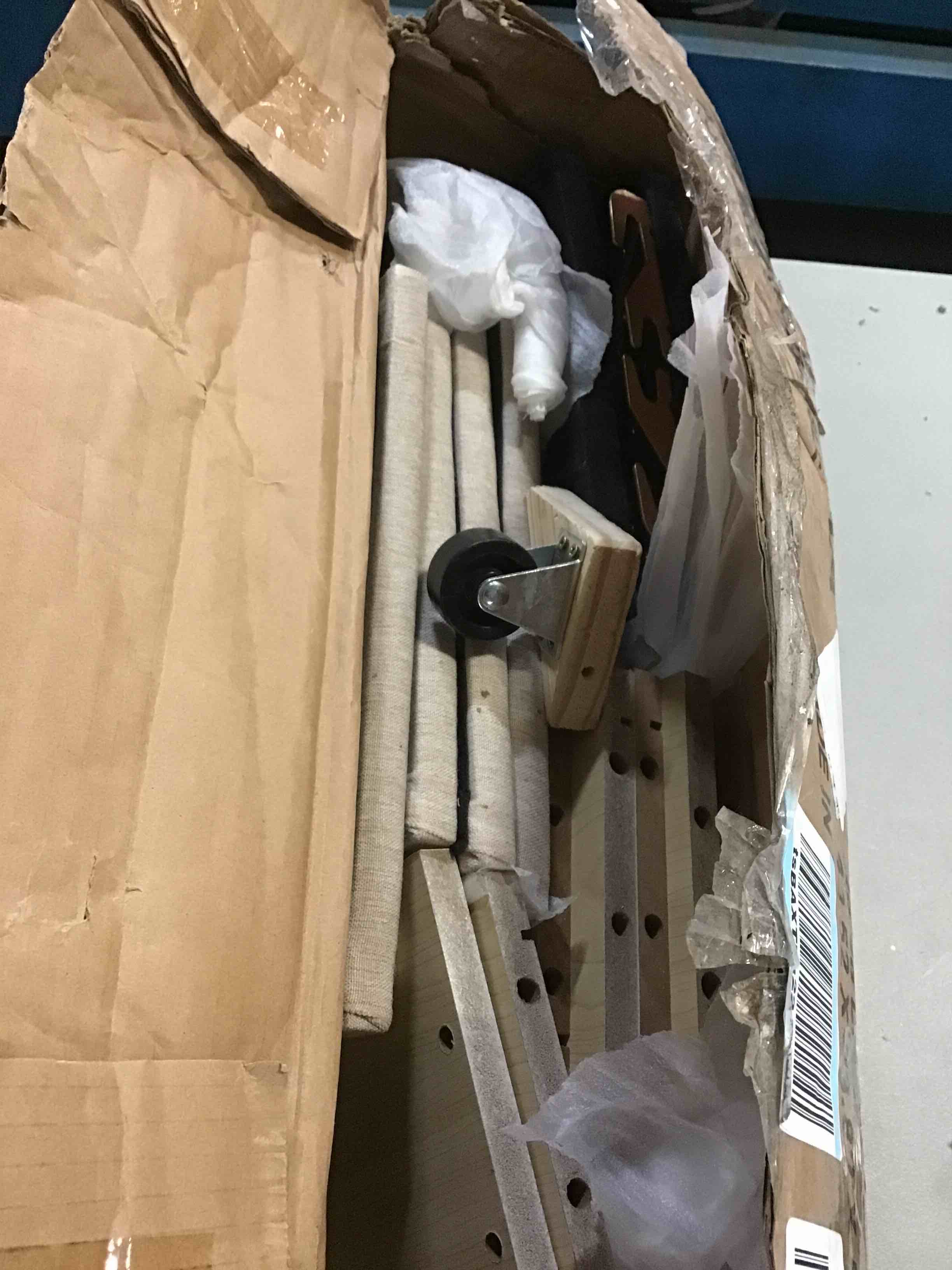 https://s3.amazonaws.com/lotting-images-prod/bidfta/YEL5641947_1699461751039.jpeg