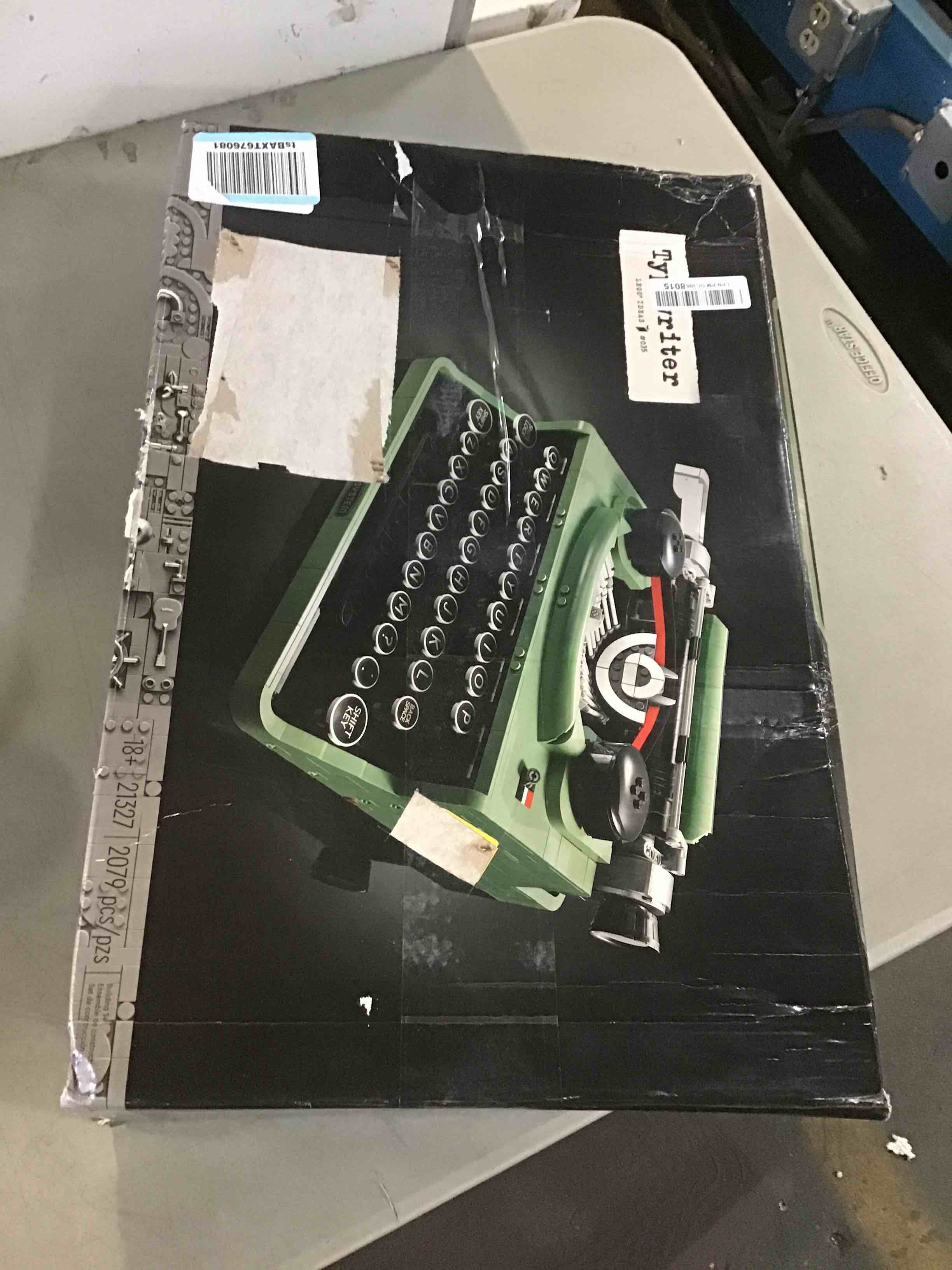 https://s3.amazonaws.com/lotting-images-prod/bidfta/YEL5642500_1699900178596.jpeg