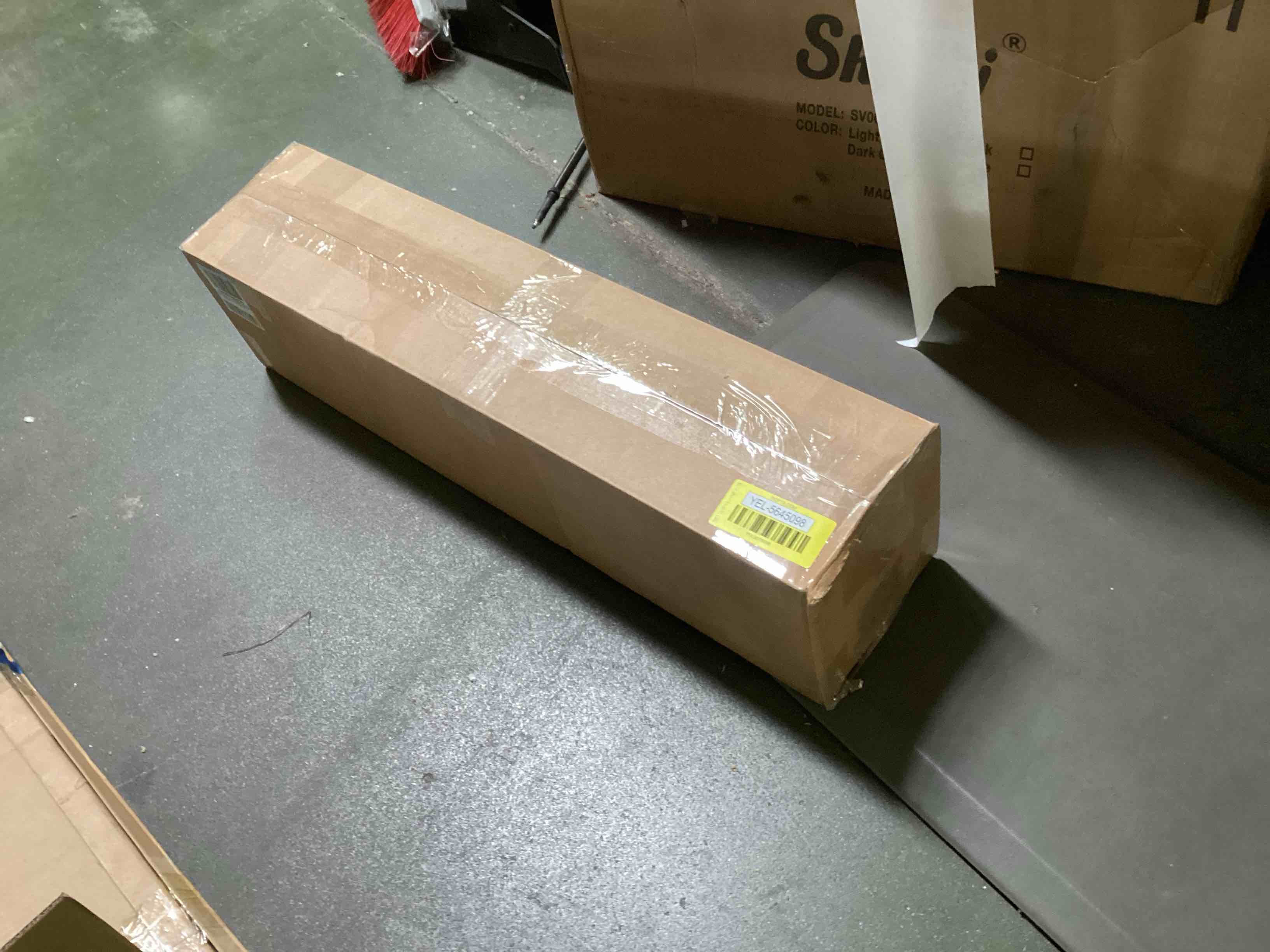 https://s3.amazonaws.com/lotting-images-prod/bidfta/YEL5645098_1699295855816.jpeg