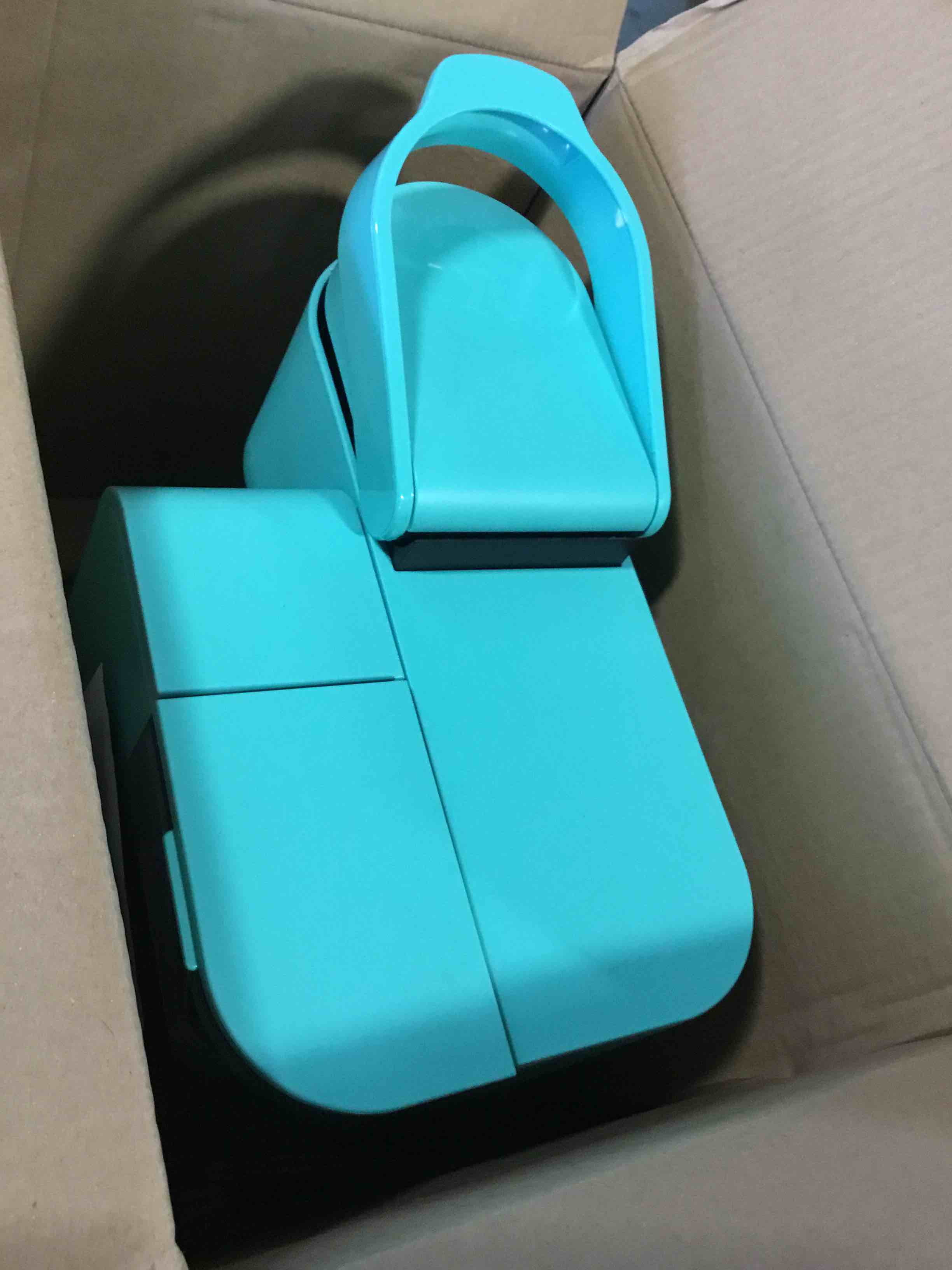 https://s3.amazonaws.com/lotting-images-prod/bidfta/YEL5645563_1699561467793.jpeg