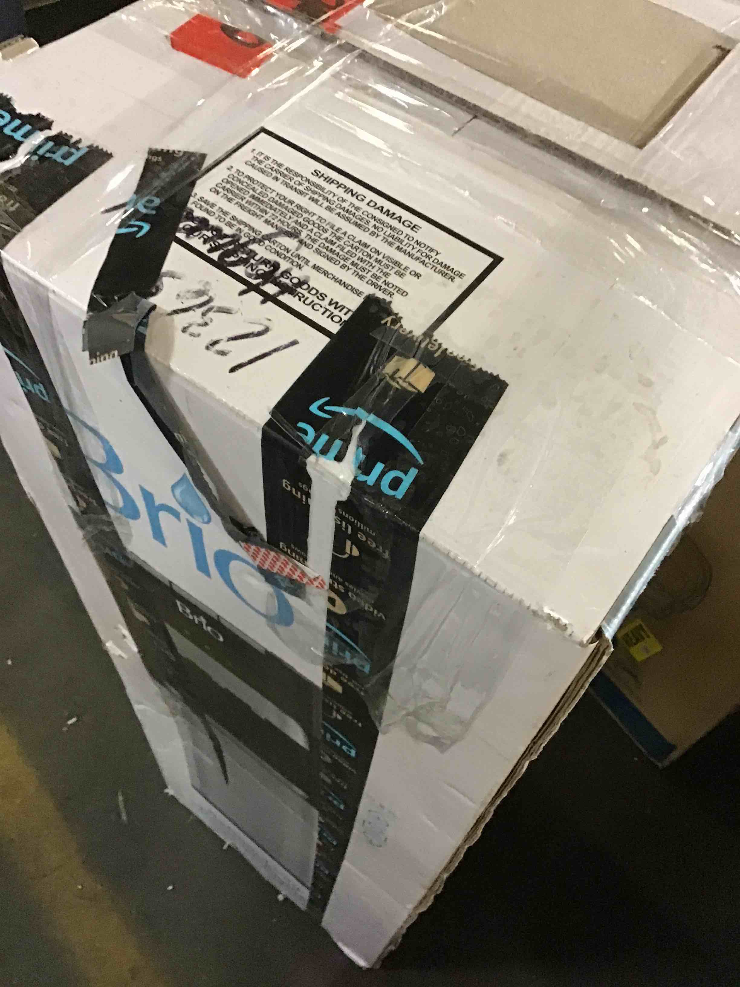 https://s3.amazonaws.com/lotting-images-prod/bidfta/YEL5646511_1699019657552.jpeg