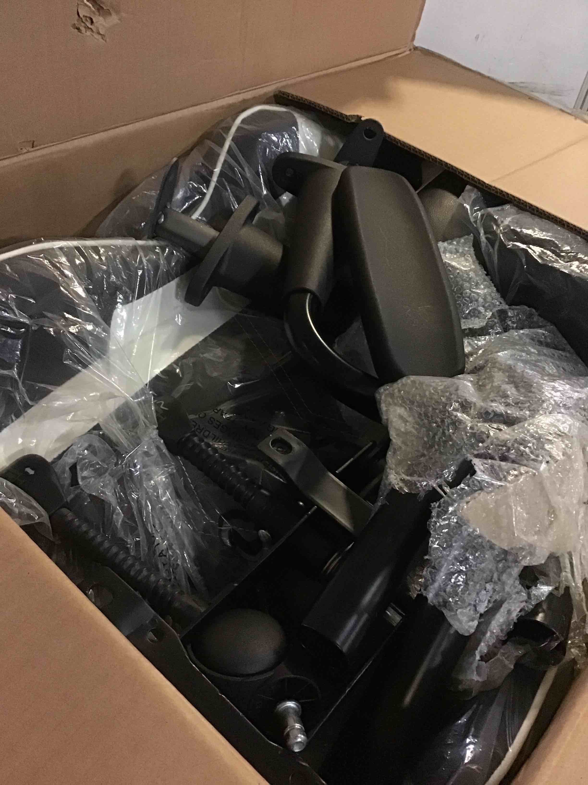 https://s3.amazonaws.com/lotting-images-prod/bidfta/YEL5646815_1699299341699.jpeg