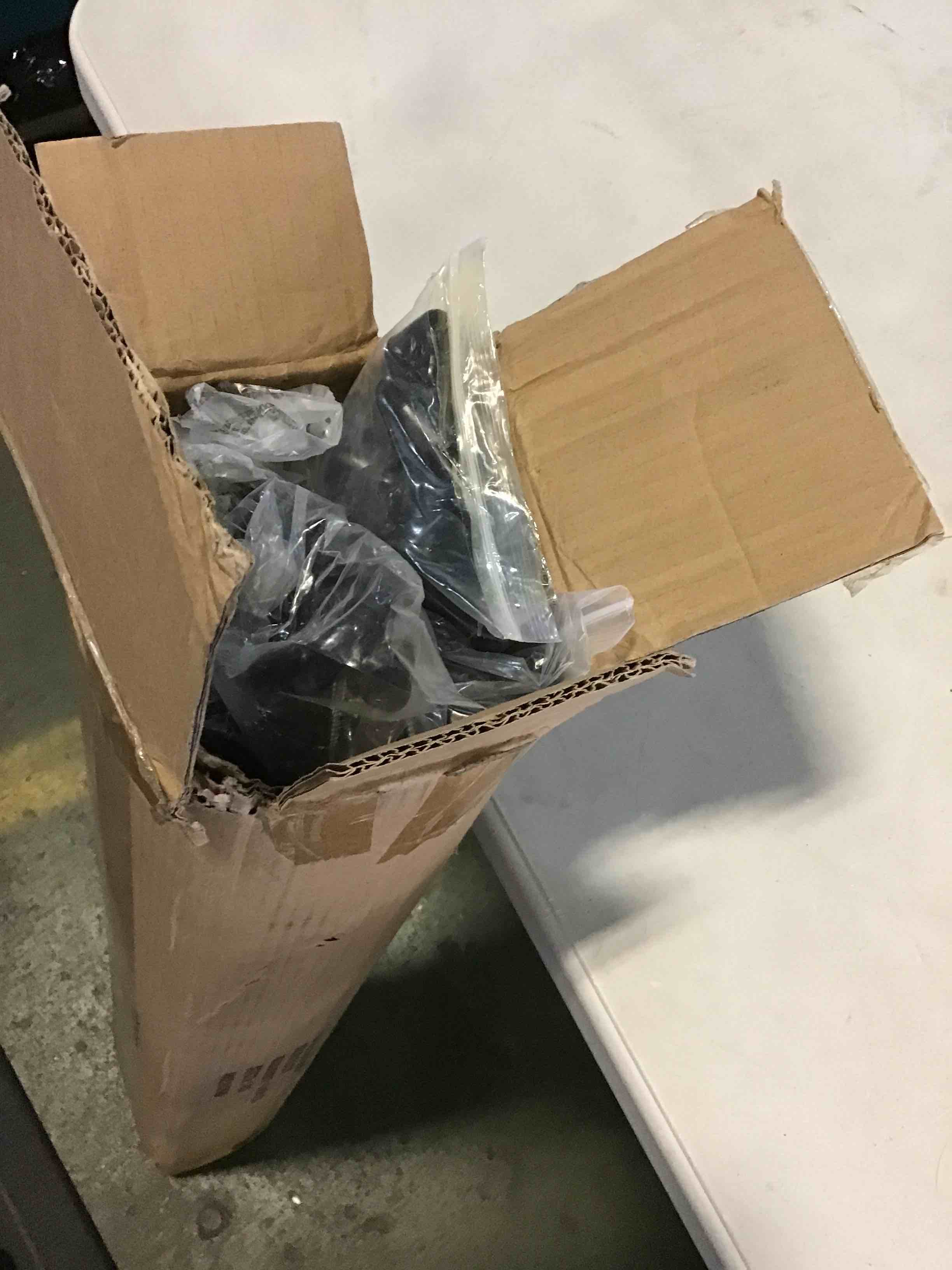 https://s3.amazonaws.com/lotting-images-prod/bidfta/YEL5647260_1699546433007.jpeg