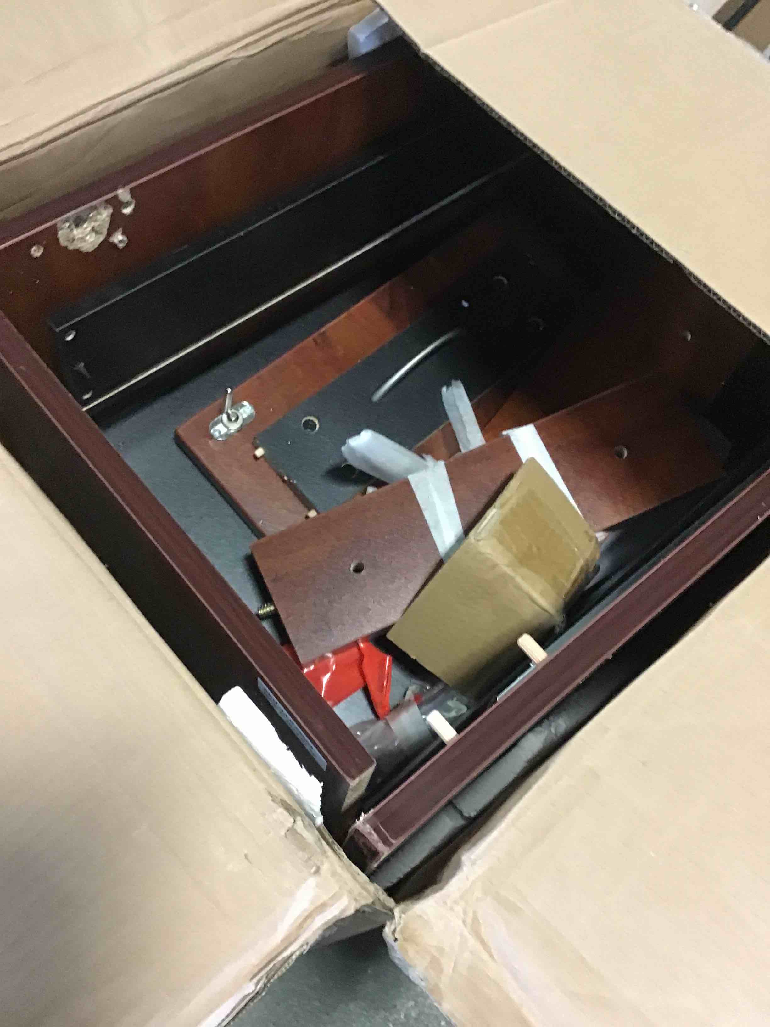 https://s3.amazonaws.com/lotting-images-prod/bidfta/YEL5647314_1699559169888.jpeg