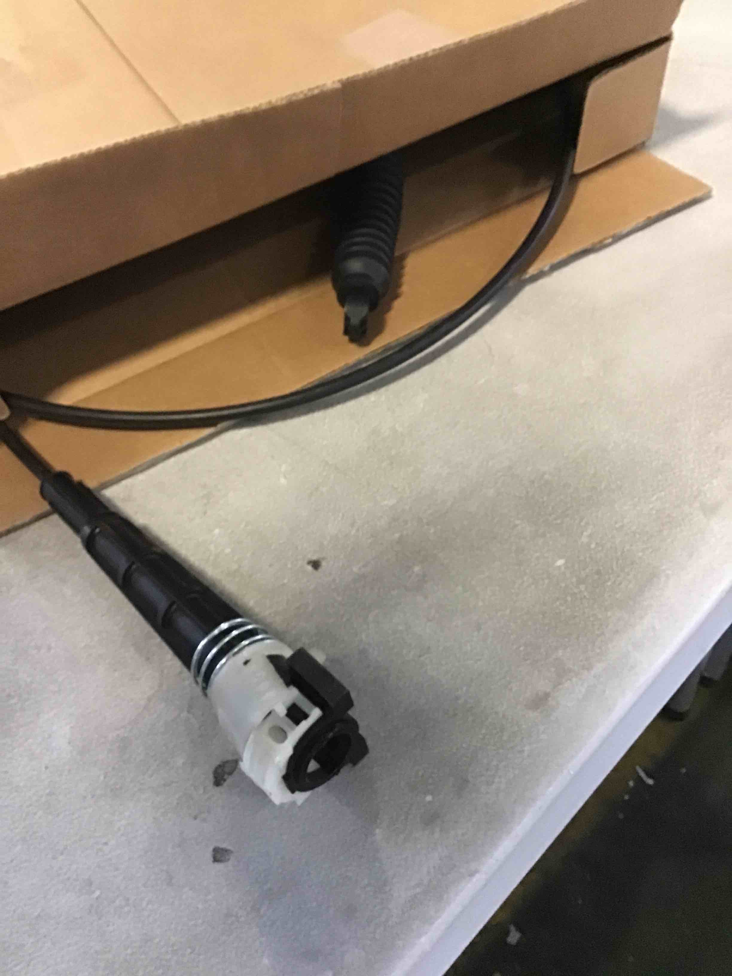 https://s3.amazonaws.com/lotting-images-prod/bidfta/YEL5647485_1699637769870.jpeg