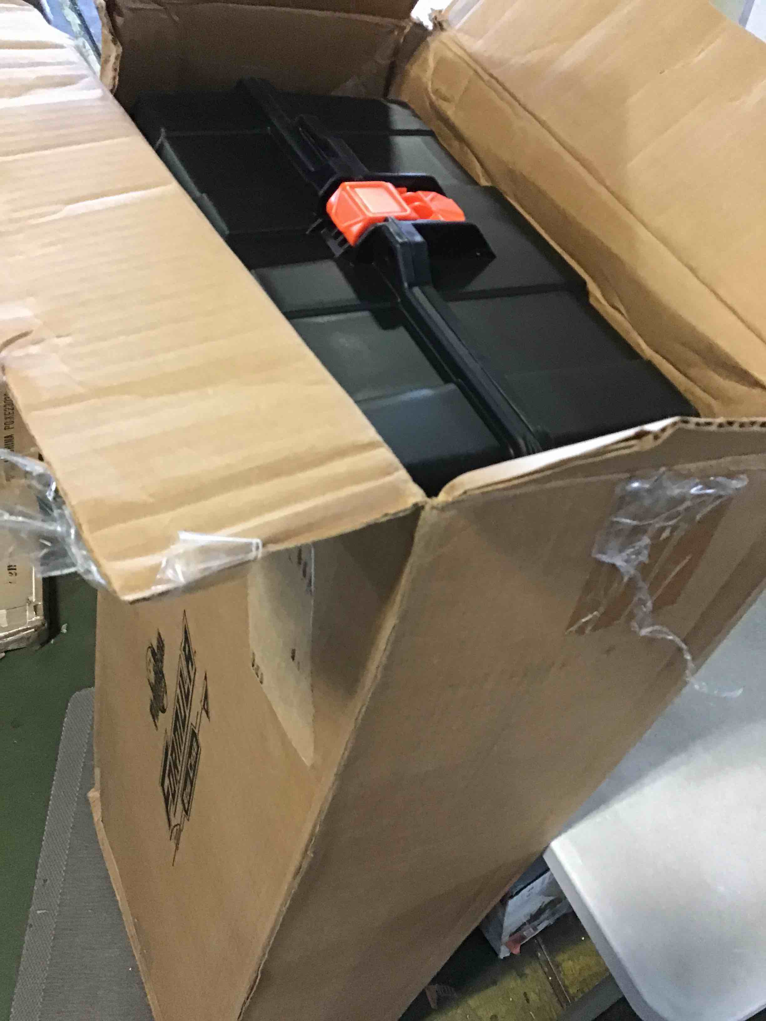 https://s3.amazonaws.com/lotting-images-prod/bidfta/YEL5647499_1699641909708.jpeg