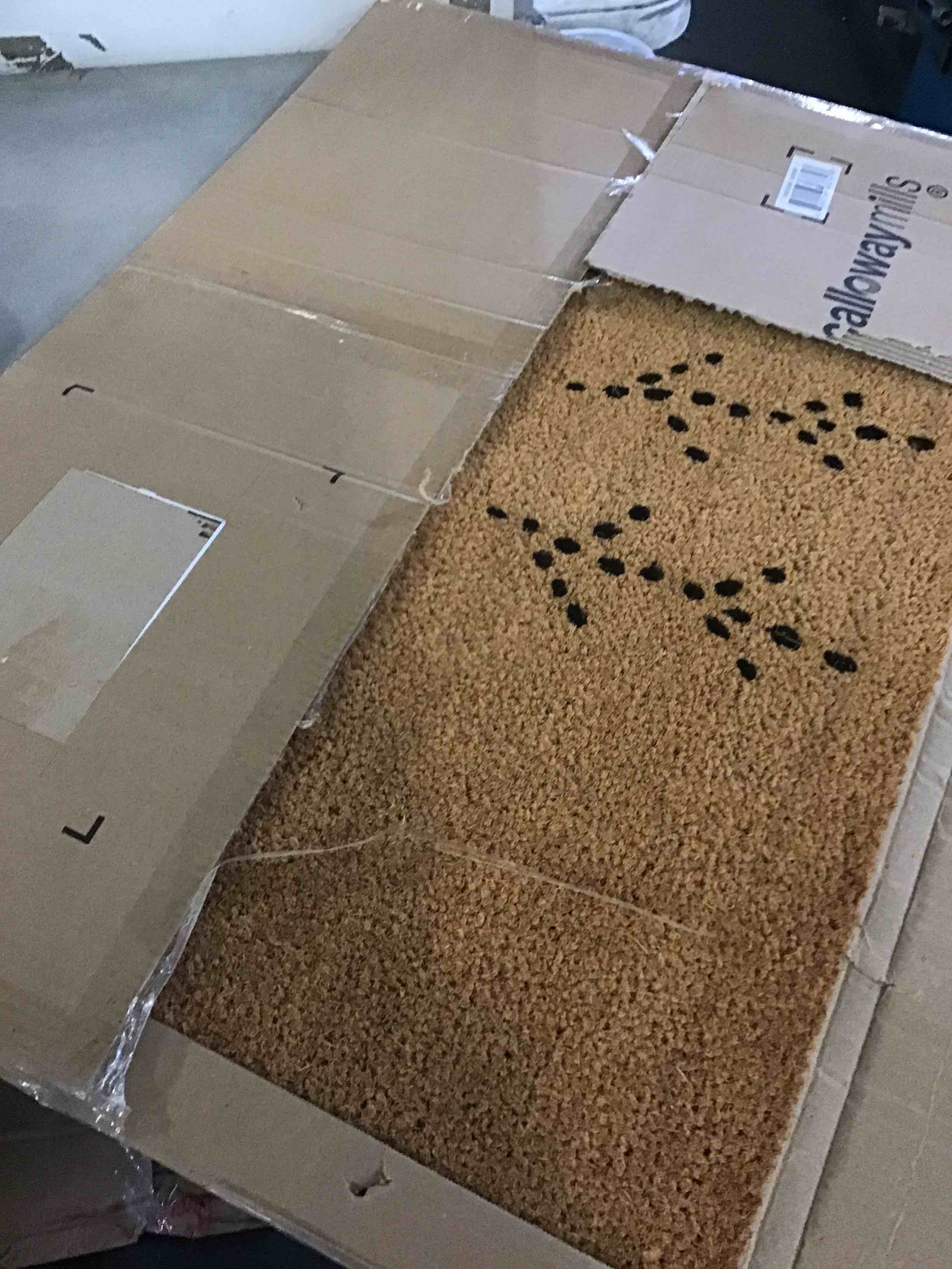 https://s3.amazonaws.com/lotting-images-prod/bidfta/YEL5647900_1699987115989.jpeg