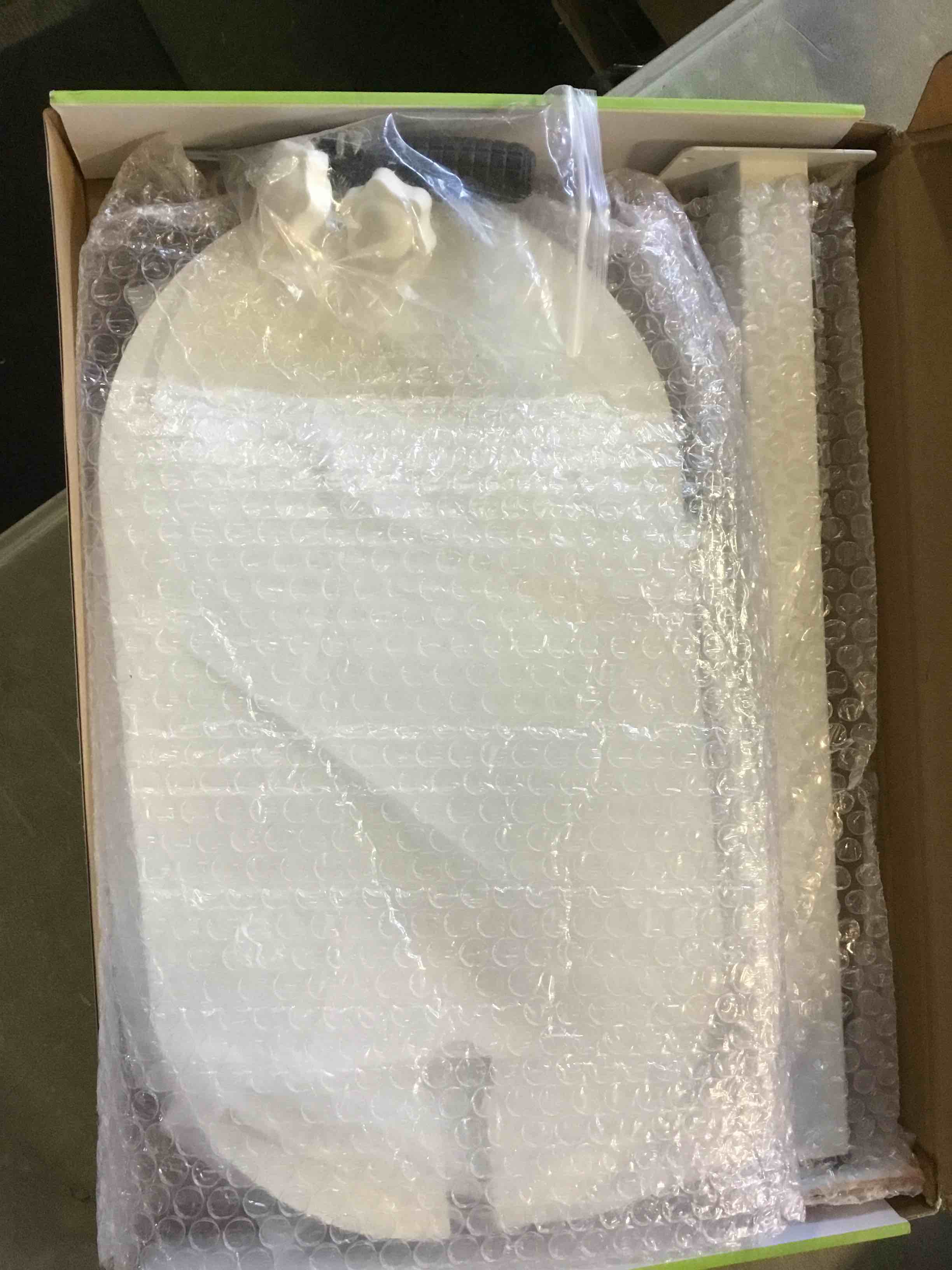 https://s3.amazonaws.com/lotting-images-prod/bidfta/YEL5648600_1700143276182.jpeg
