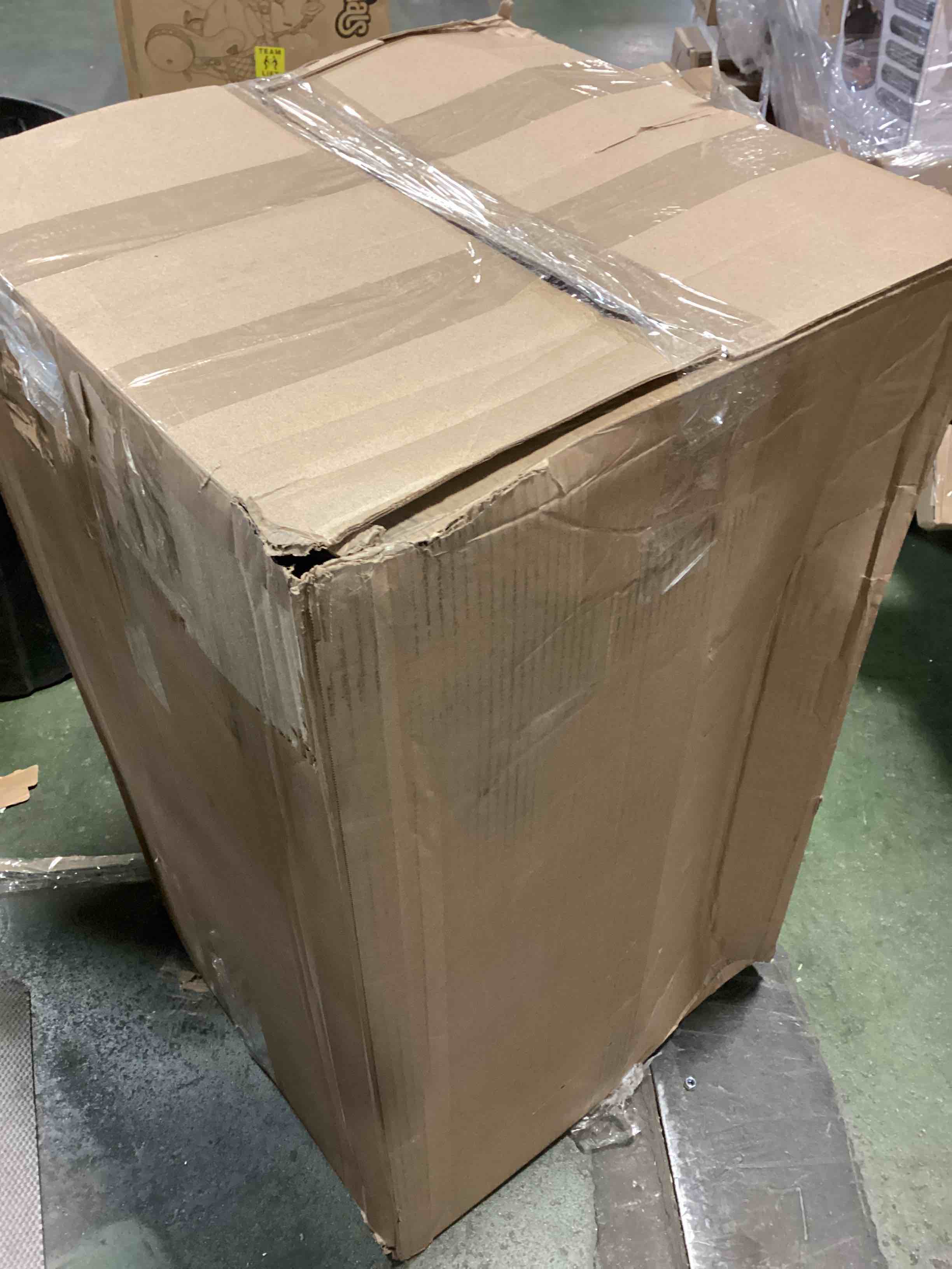 https://s3.amazonaws.com/lotting-images-prod/bidfta/YEL5650184_1700598270071.jpeg