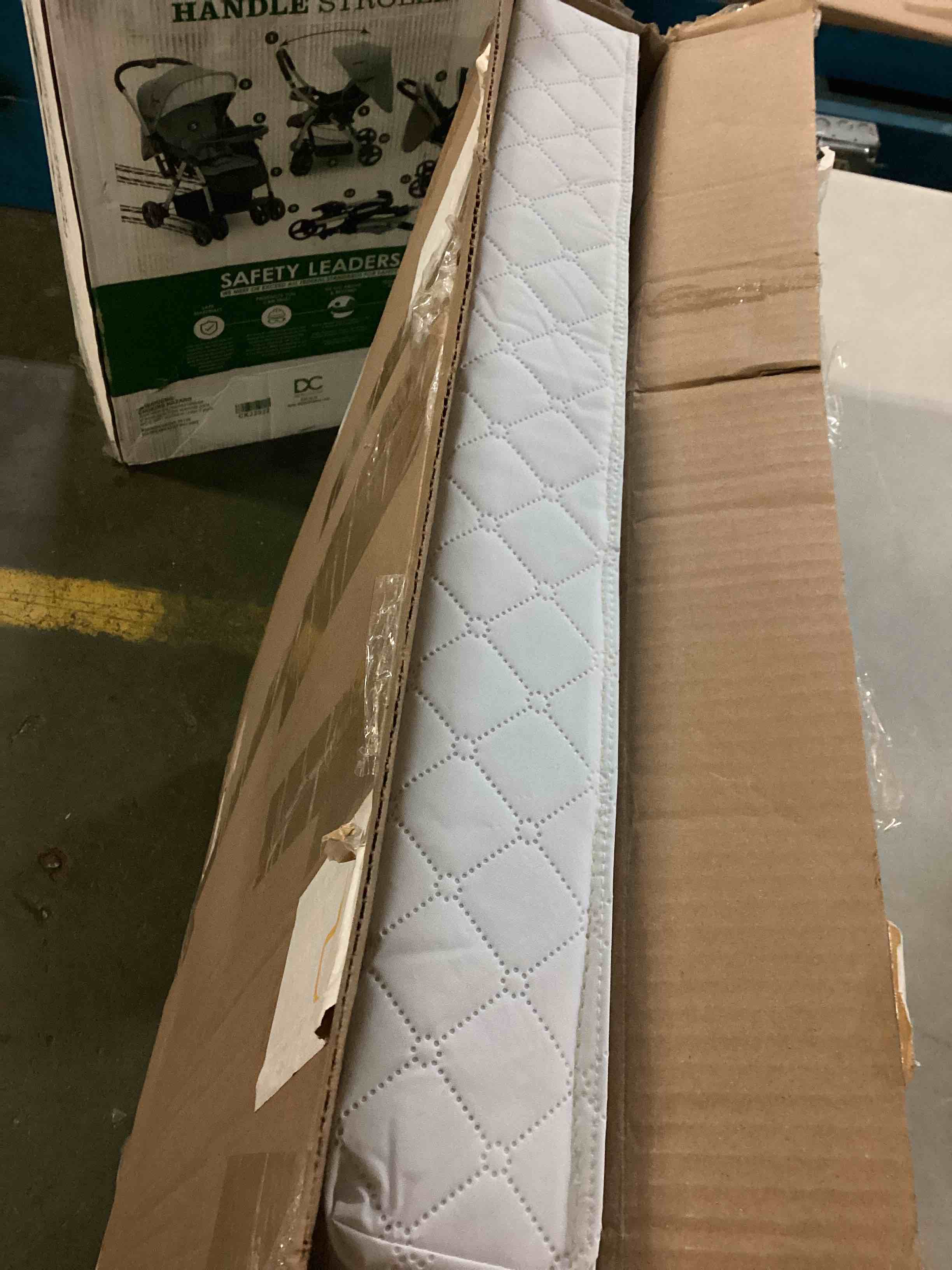 https://s3.amazonaws.com/lotting-images-prod/bidfta/YEL5650364_1701093683998.jpeg