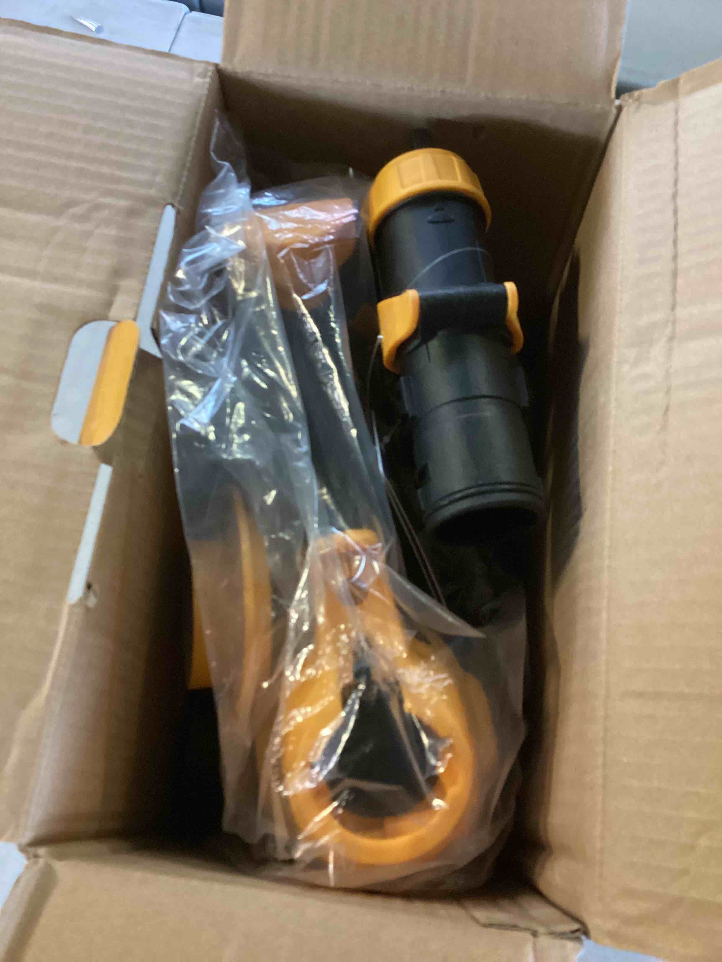 https://s3.amazonaws.com/lotting-images-prod/bidfta/YEL5650939_1701355866793.jpeg
