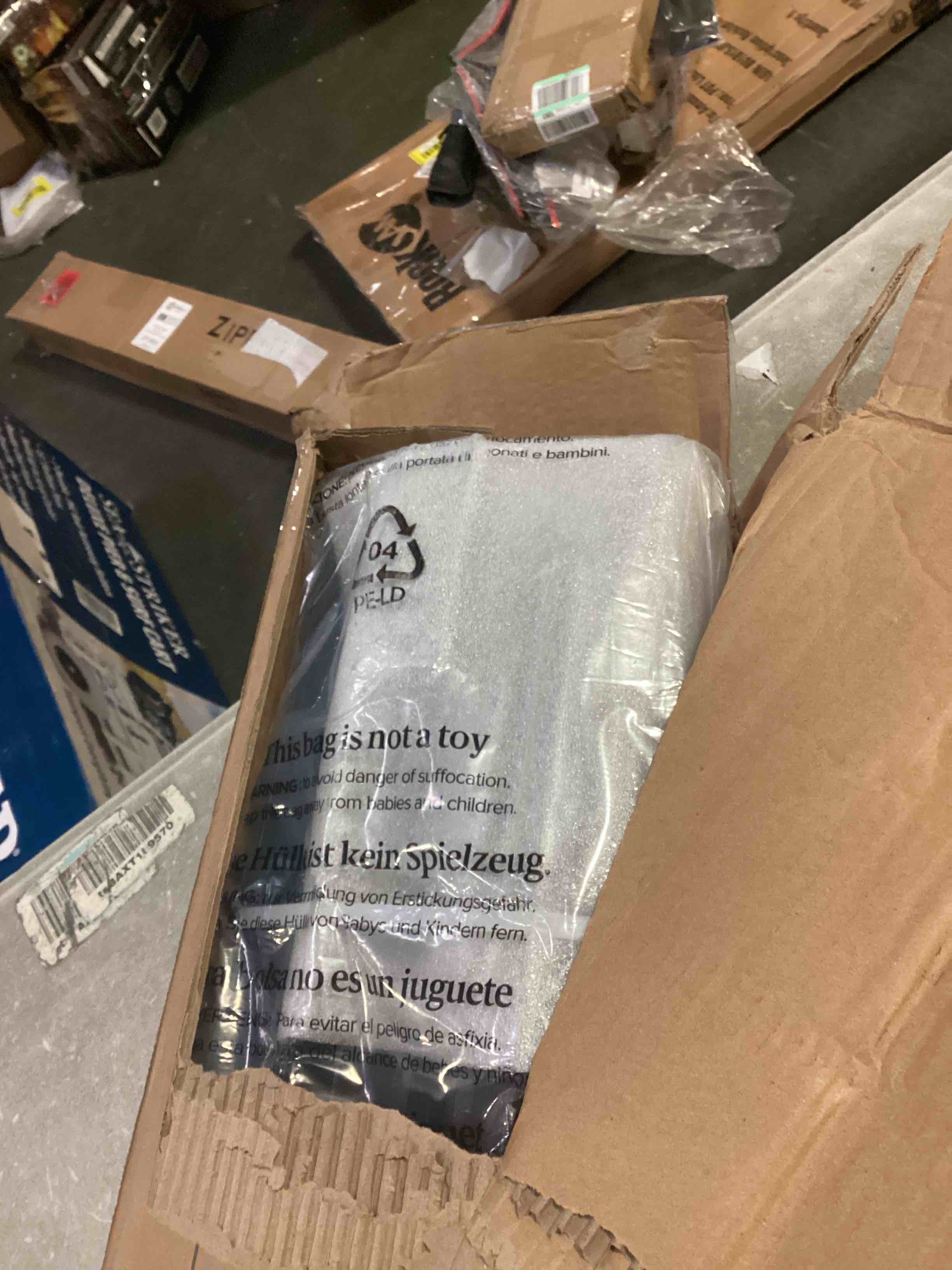 https://s3.amazonaws.com/lotting-images-prod/bidfta/YEL5653530_1700507107583.jpeg