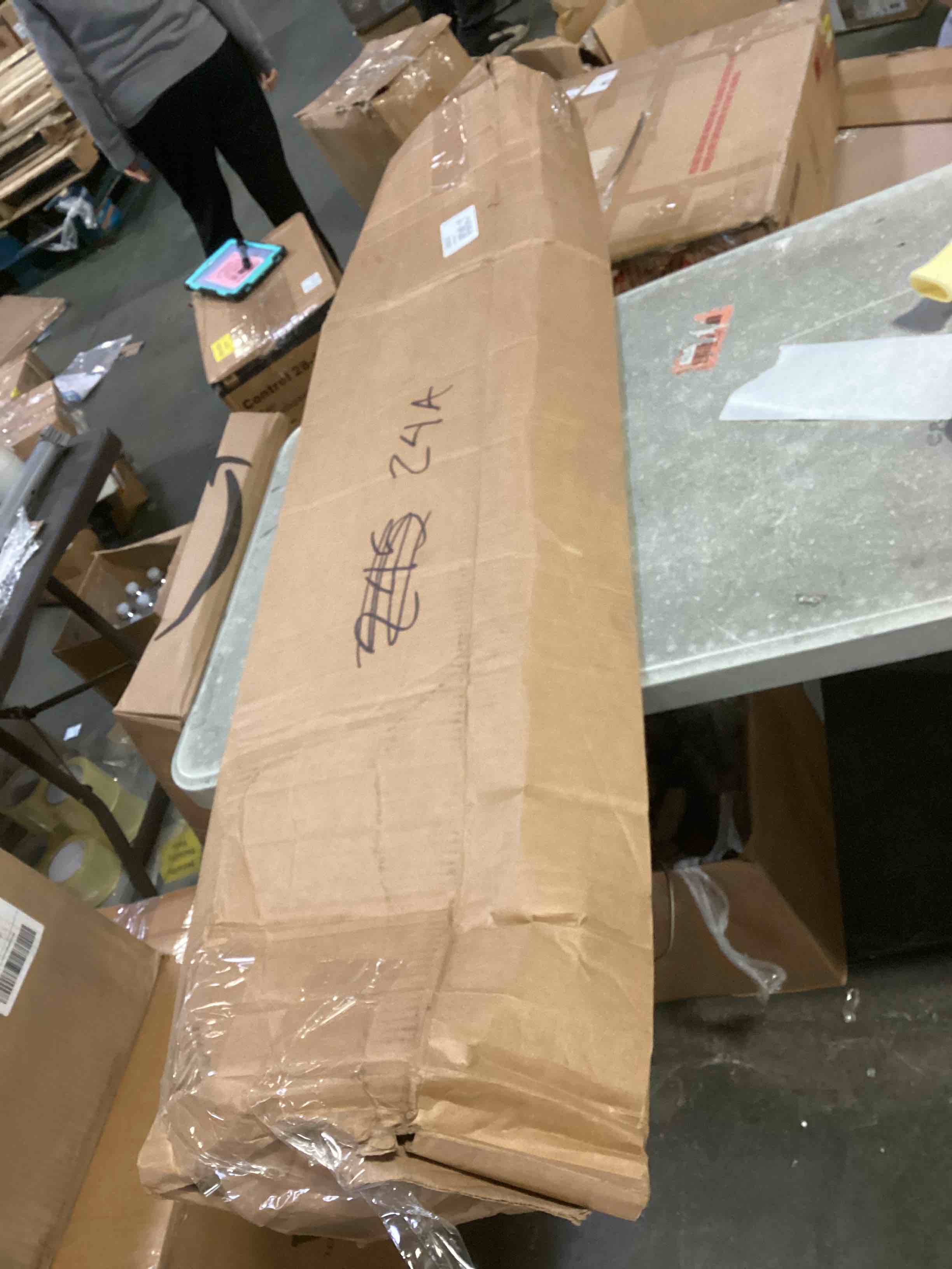 https://s3.amazonaws.com/lotting-images-prod/bidfta/YEL5653663_1700586832947.jpeg