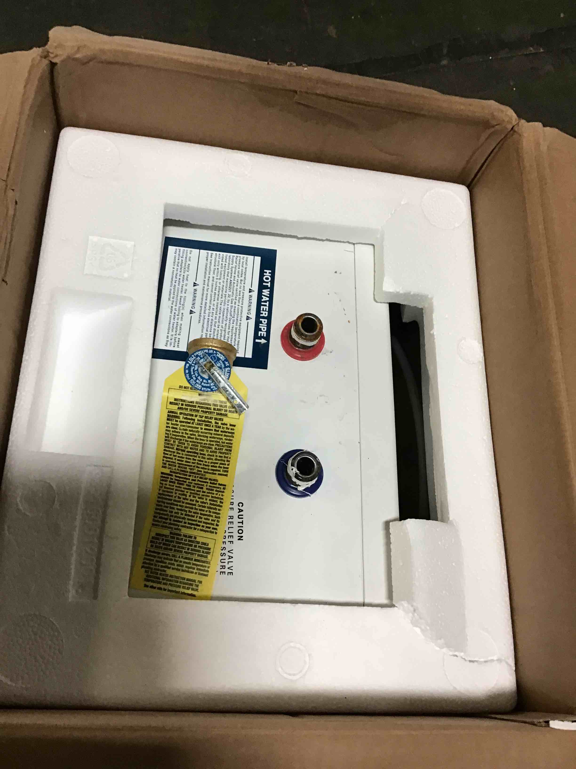 https://s3.amazonaws.com/lotting-images-prod/bidfta/YEL5654111_1700054153679.jpeg