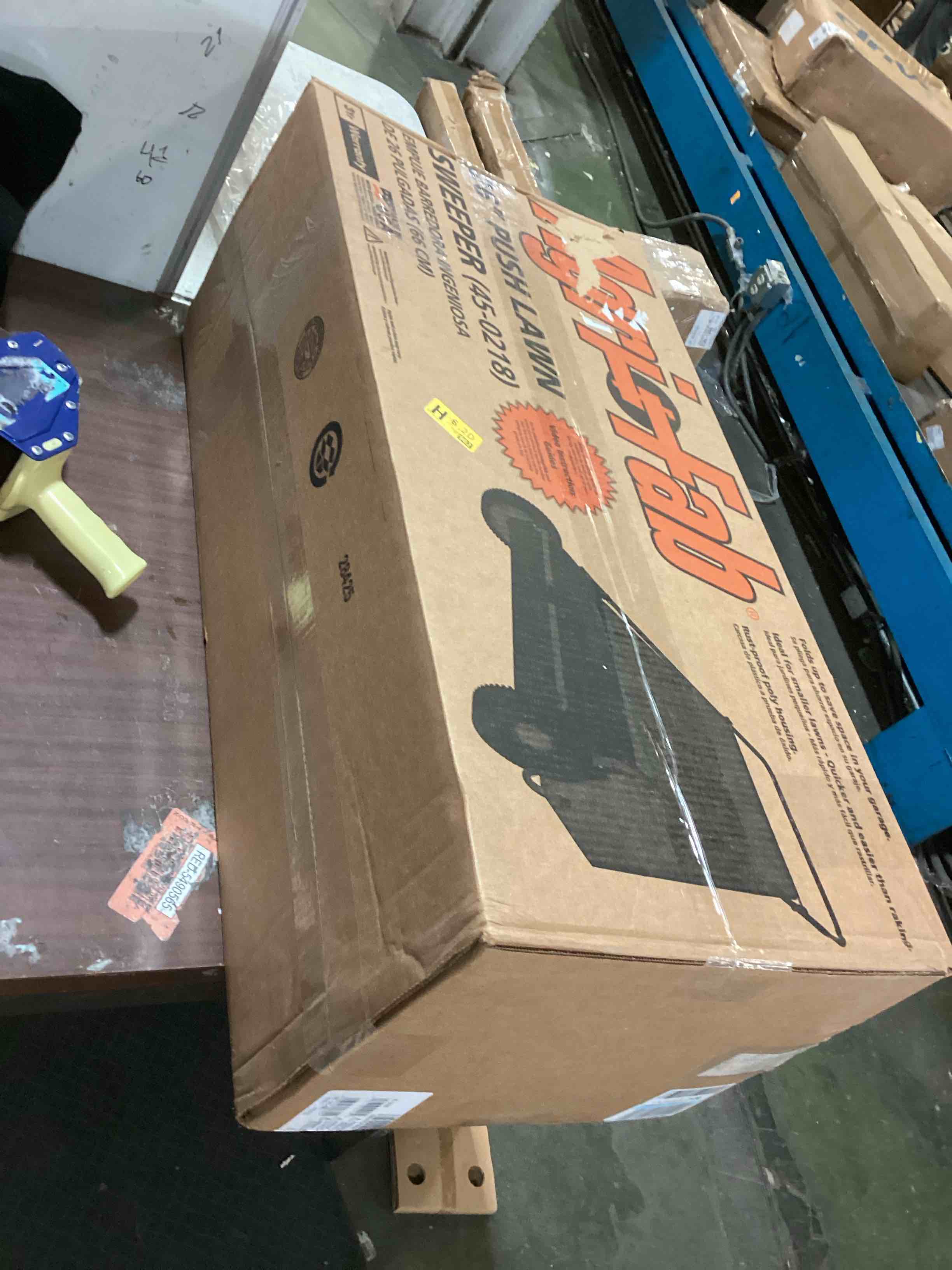 https://s3.amazonaws.com/lotting-images-prod/bidfta/YEL5654336_1700159299358.jpeg