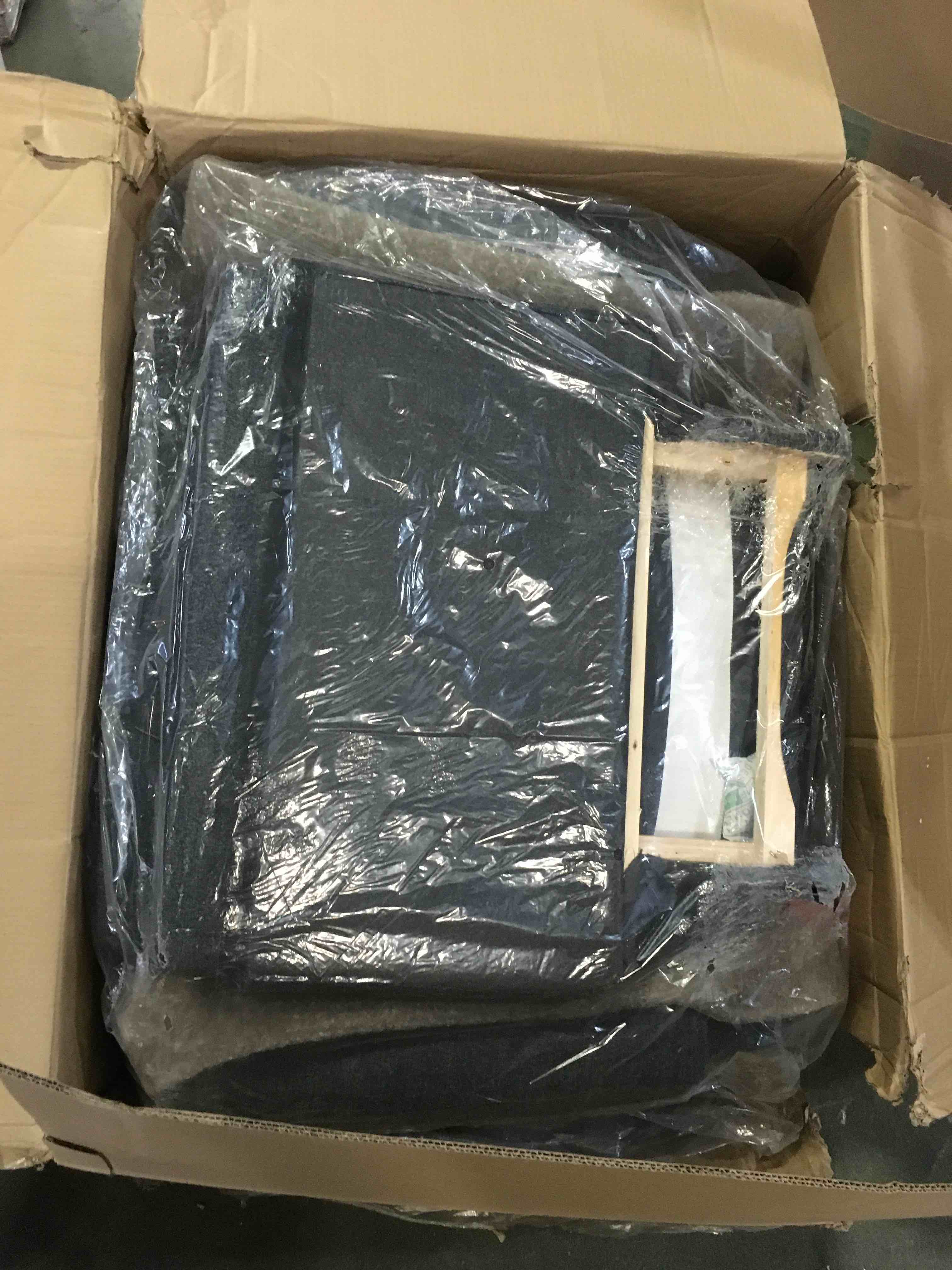 https://s3.amazonaws.com/lotting-images-prod/bidfta/YEL5655047_1700831556511.jpeg