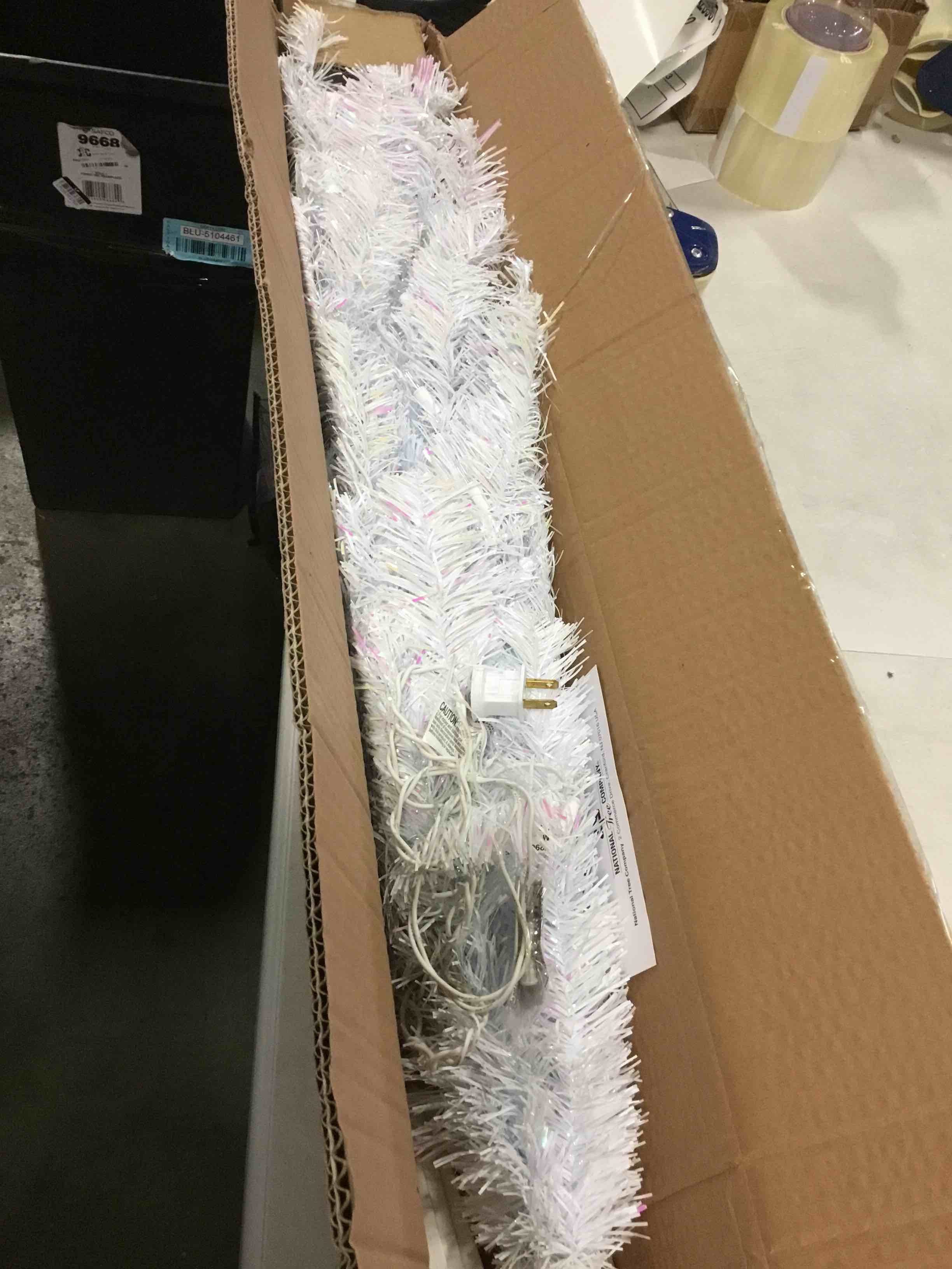 https://s3.amazonaws.com/lotting-images-prod/bidfta/YEL5655901_1700591747676.jpeg