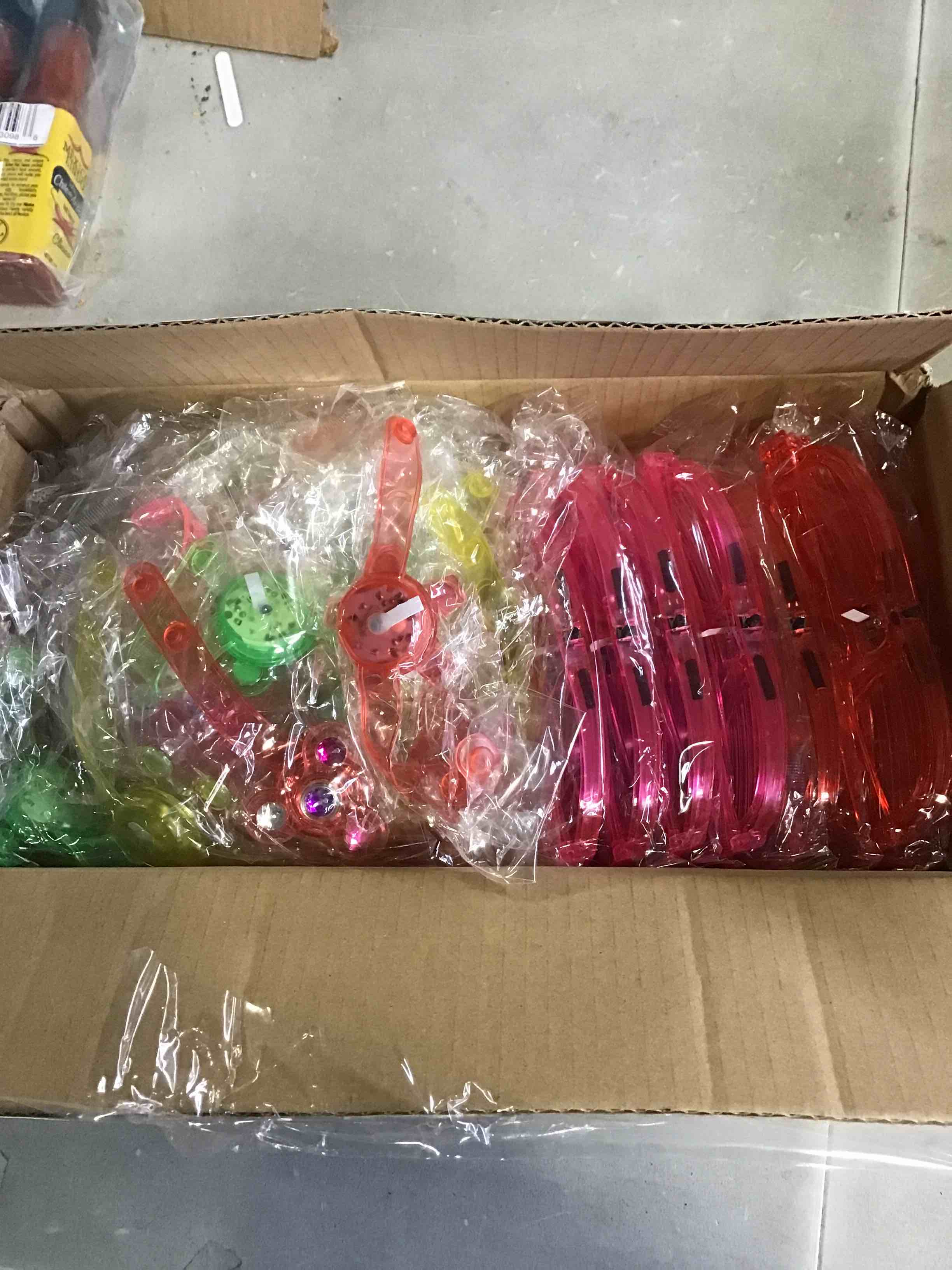 https://s3.amazonaws.com/lotting-images-prod/bidfta/YEL5656814_1701701380533.jpeg