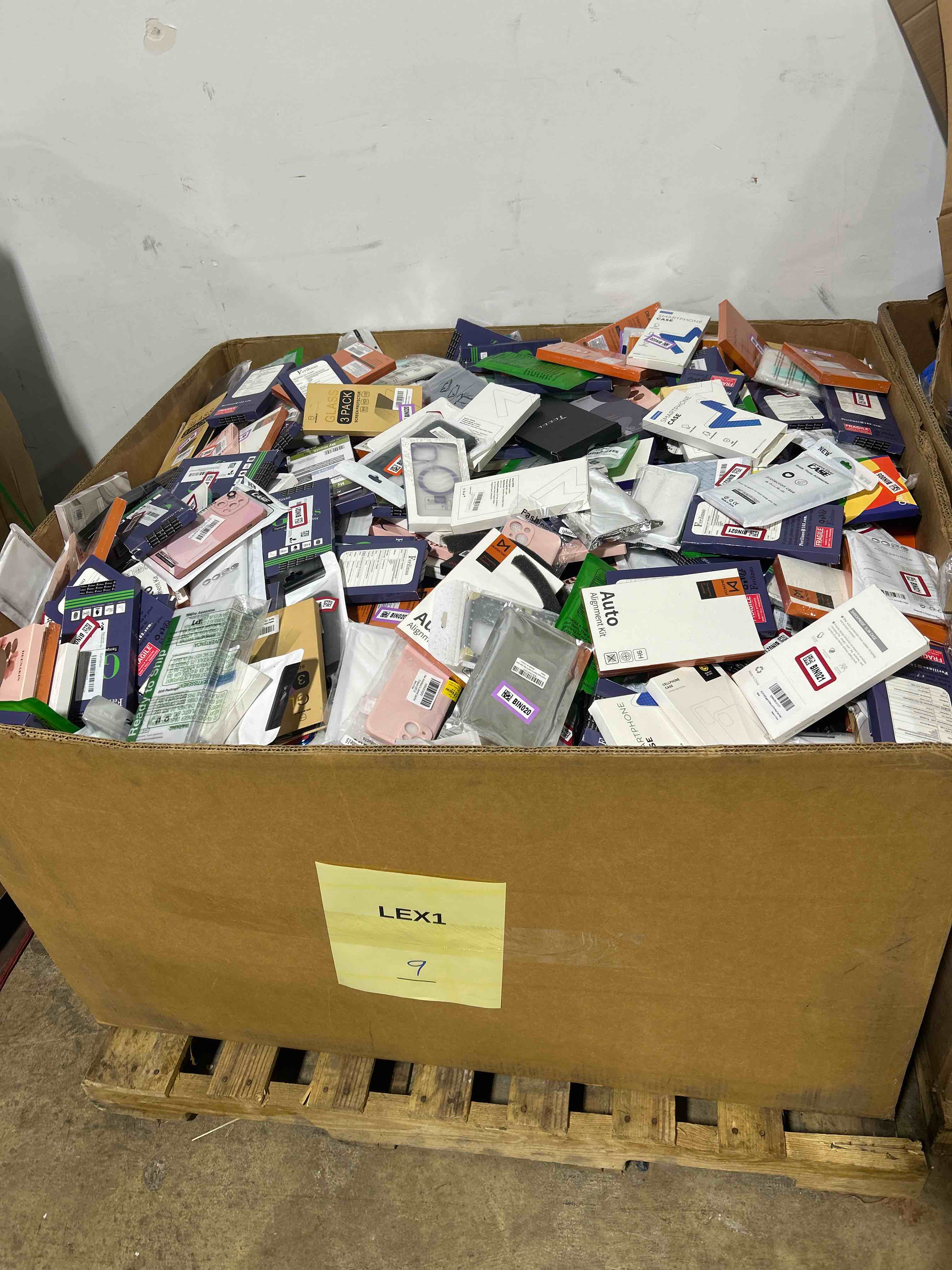 miscellaneous phone case skid lot