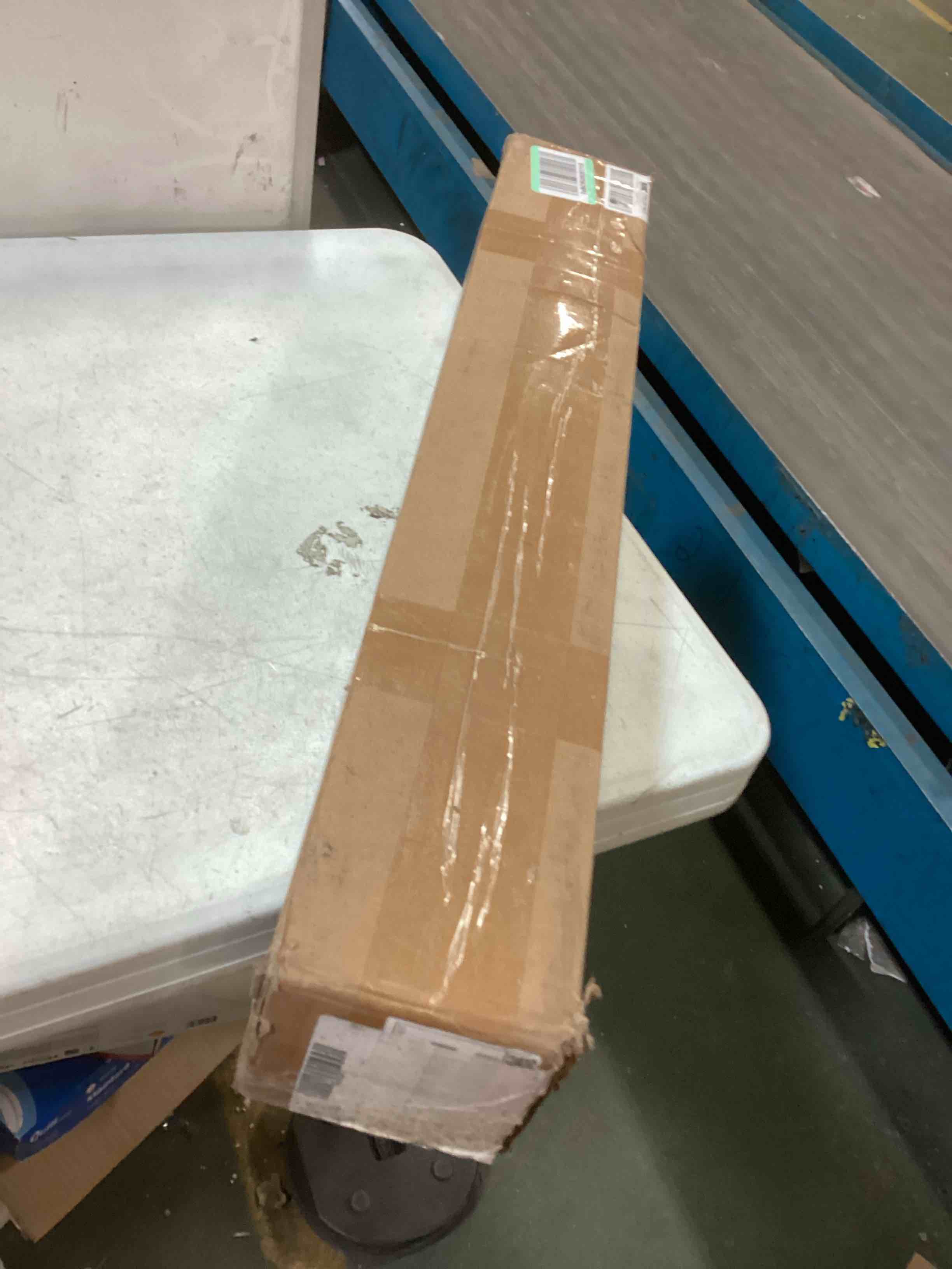 https://s3.amazonaws.com/lotting-images-prod/bidfta/YEL5660788_1703167497467.jpeg