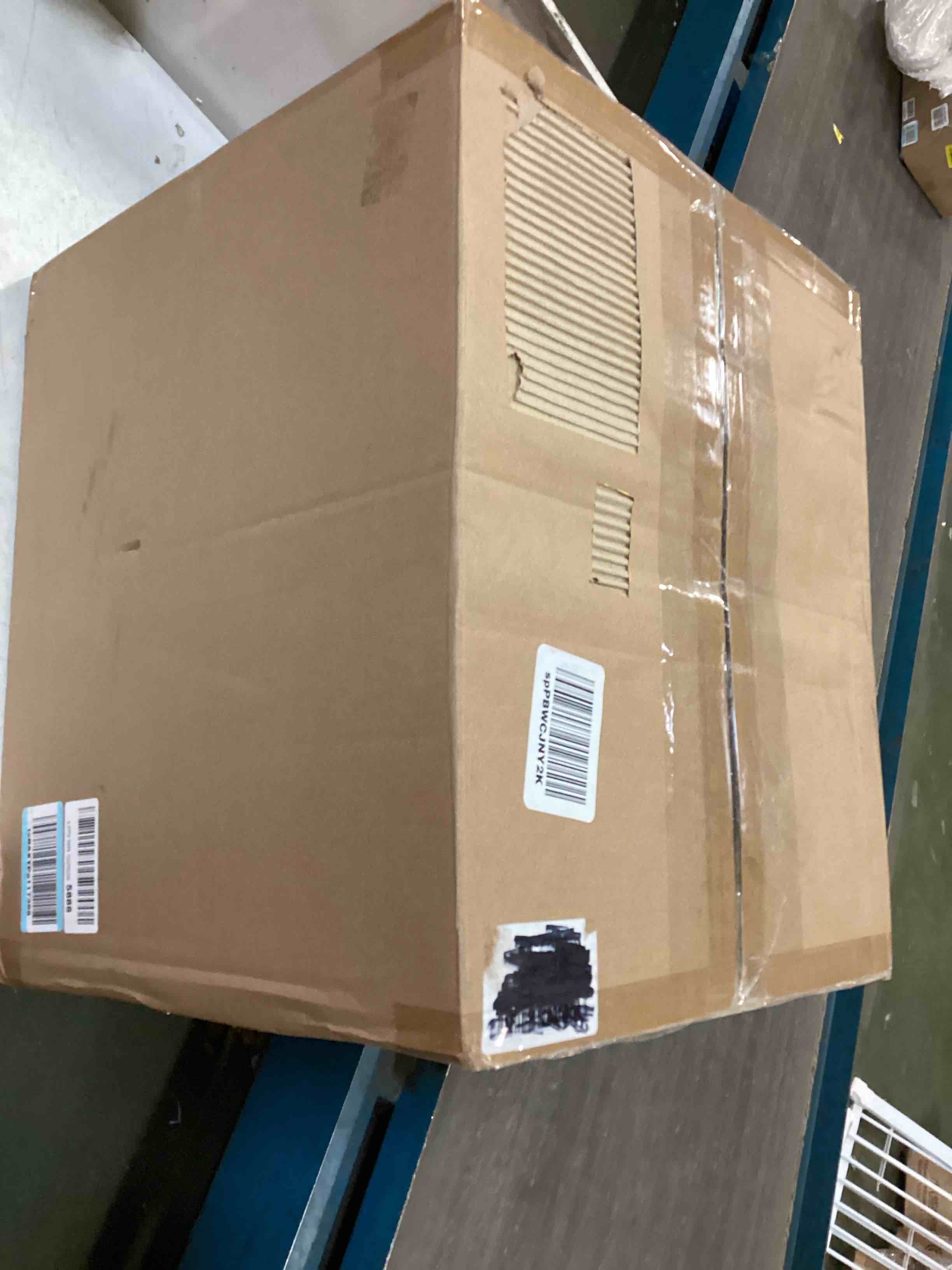 https://s3.amazonaws.com/lotting-images-prod/bidfta/YEL5661017_1703192558669.jpeg