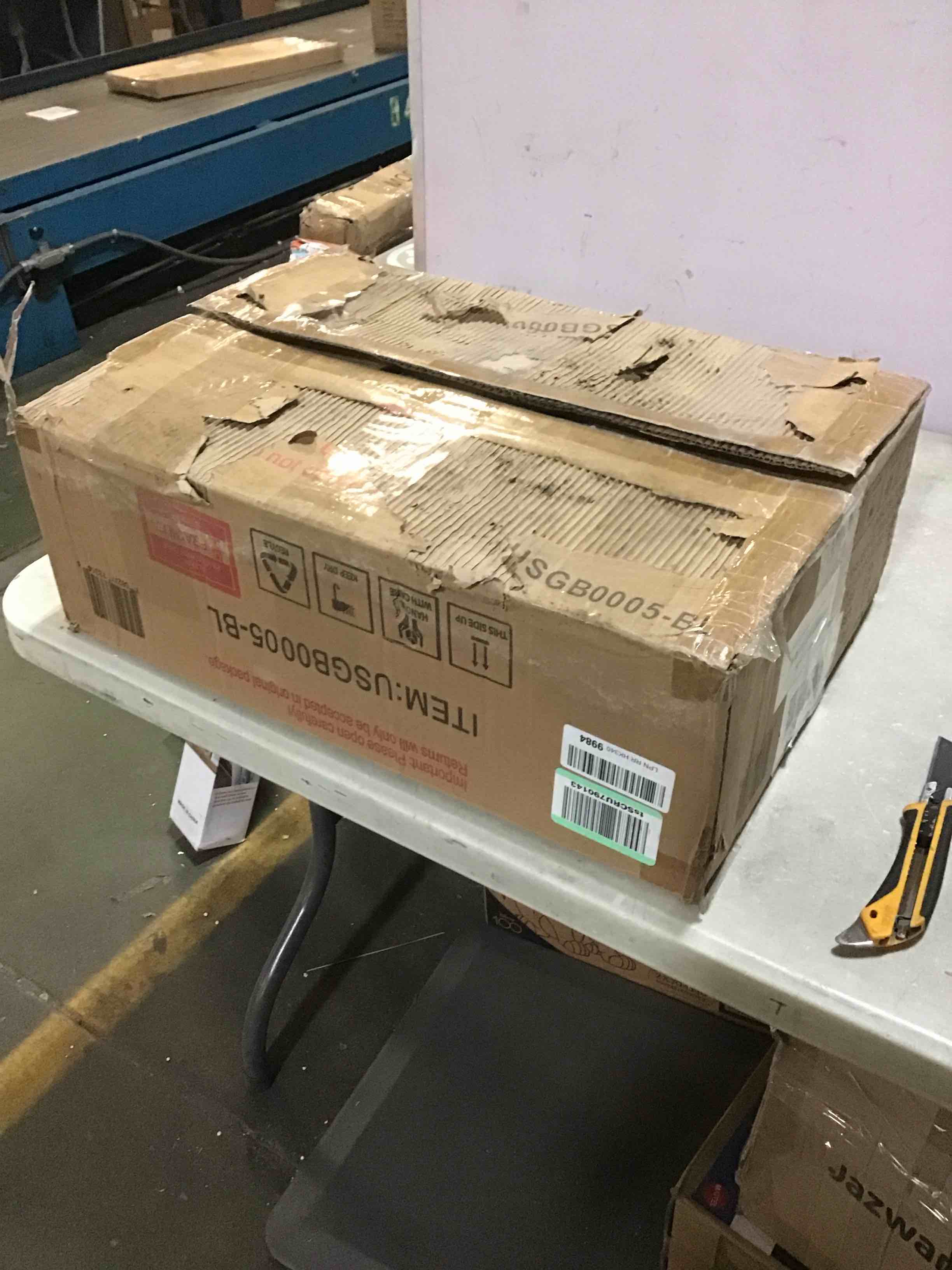 https://s3.amazonaws.com/lotting-images-prod/bidfta/YEL5664925_1702646719384.jpeg