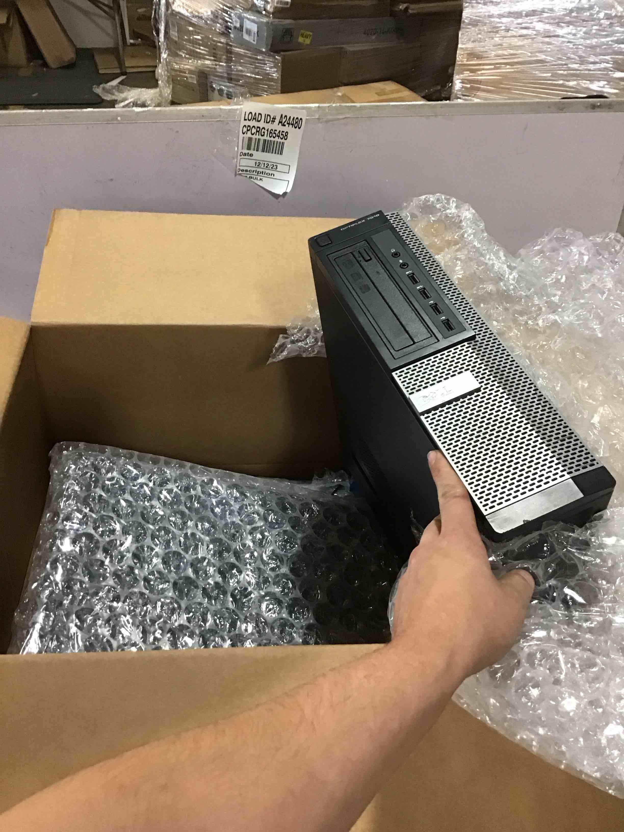 https://s3.amazonaws.com/lotting-images-prod/bidfta/YEL5664948_1702649415091.jpeg