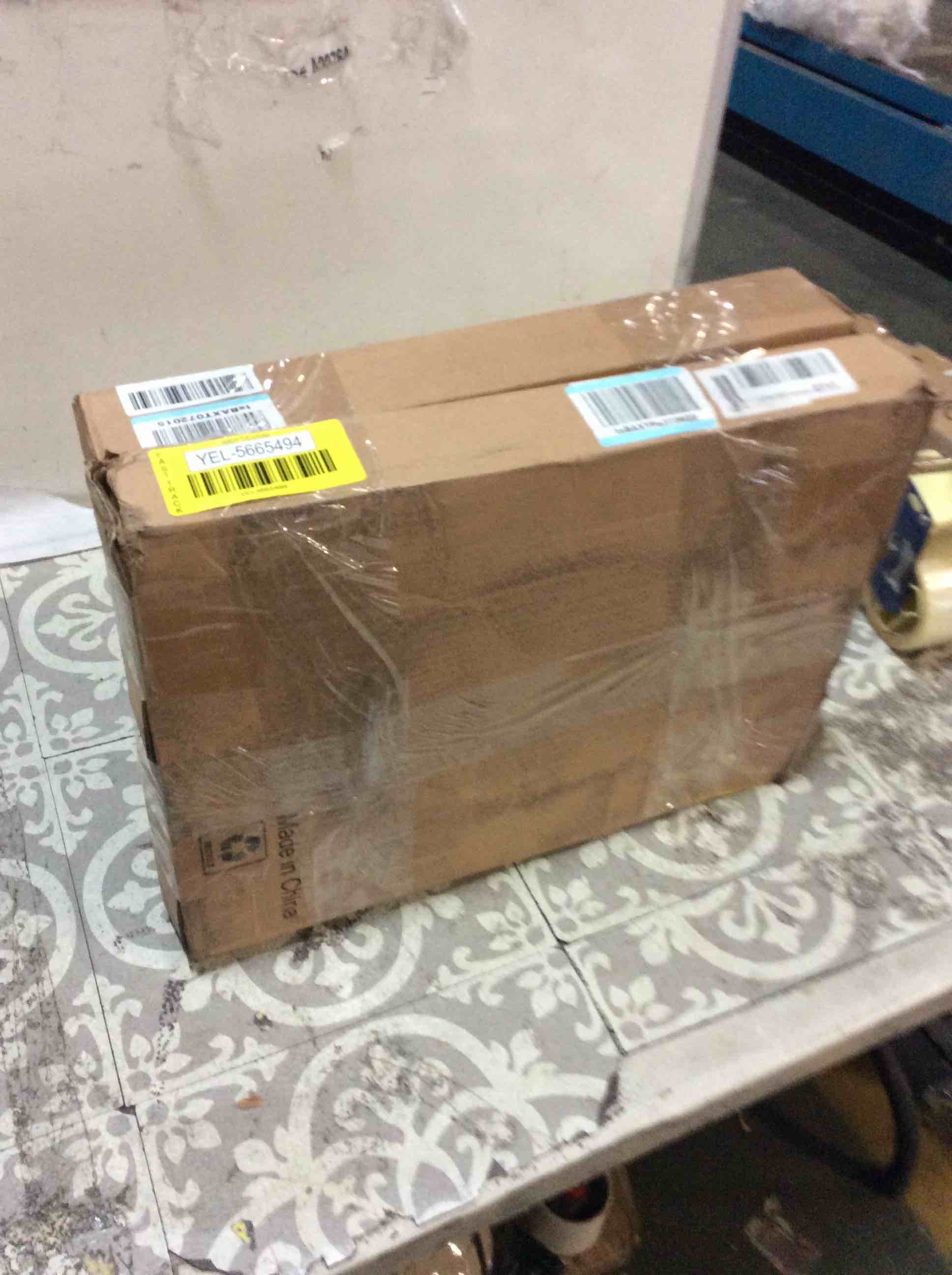 https://s3.amazonaws.com/lotting-images-prod/bidfta/YEL5665494_1702932258607.jpeg