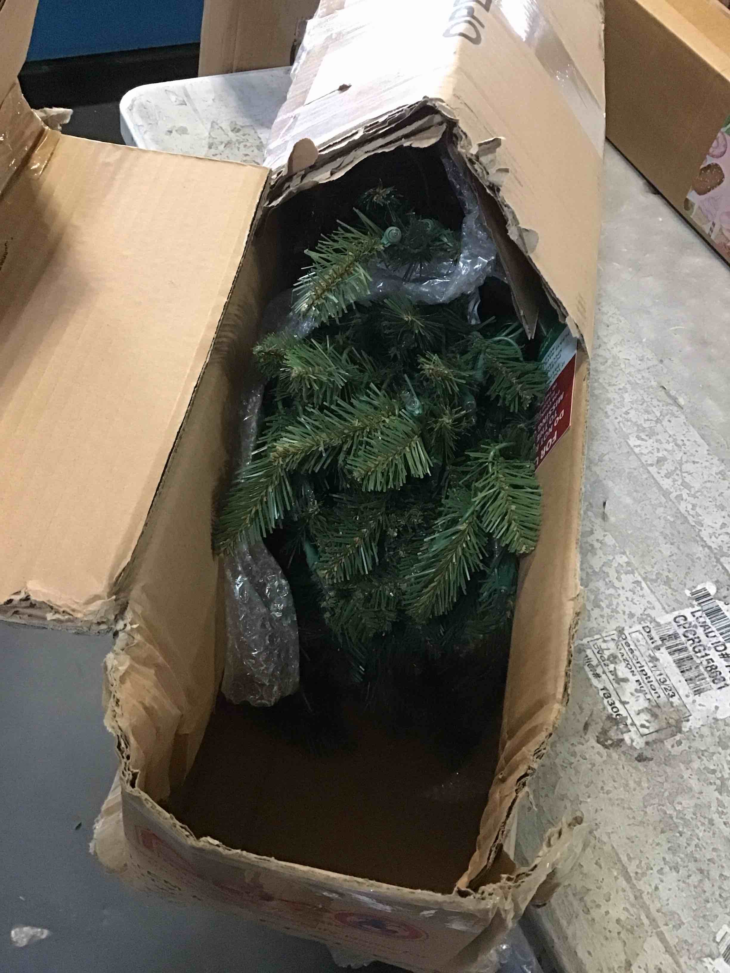 https://s3.amazonaws.com/lotting-images-prod/bidfta/YEL5665573_1702996306903.jpeg