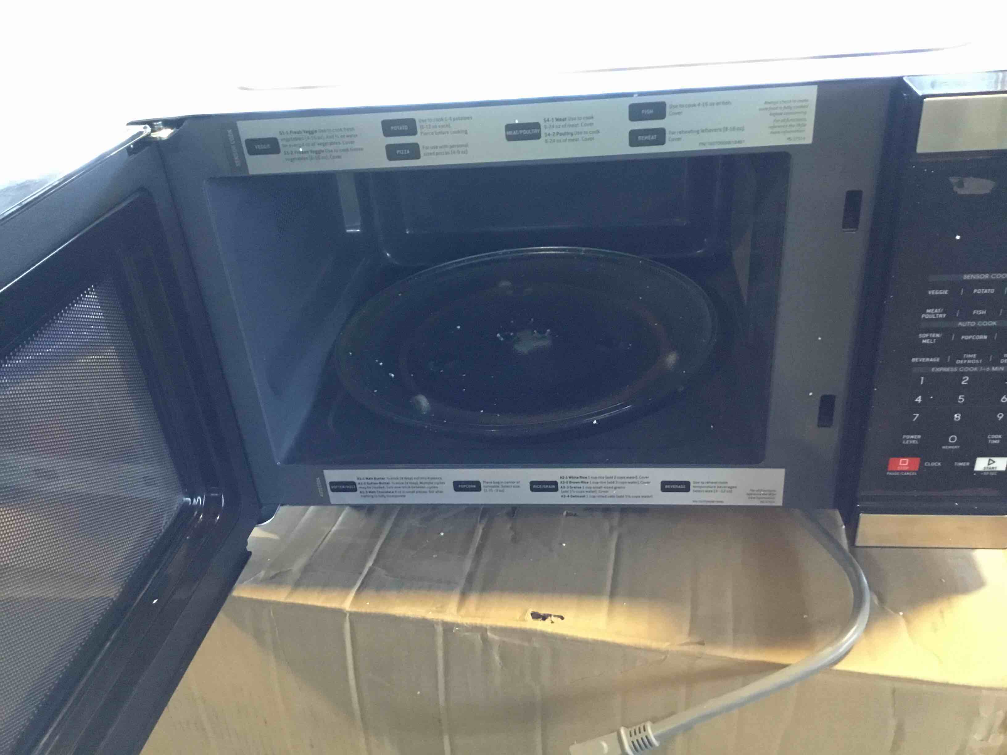 https://s3.amazonaws.com/lotting-images-prod/bidfta/YEL5669390_1702999699445.jpeg