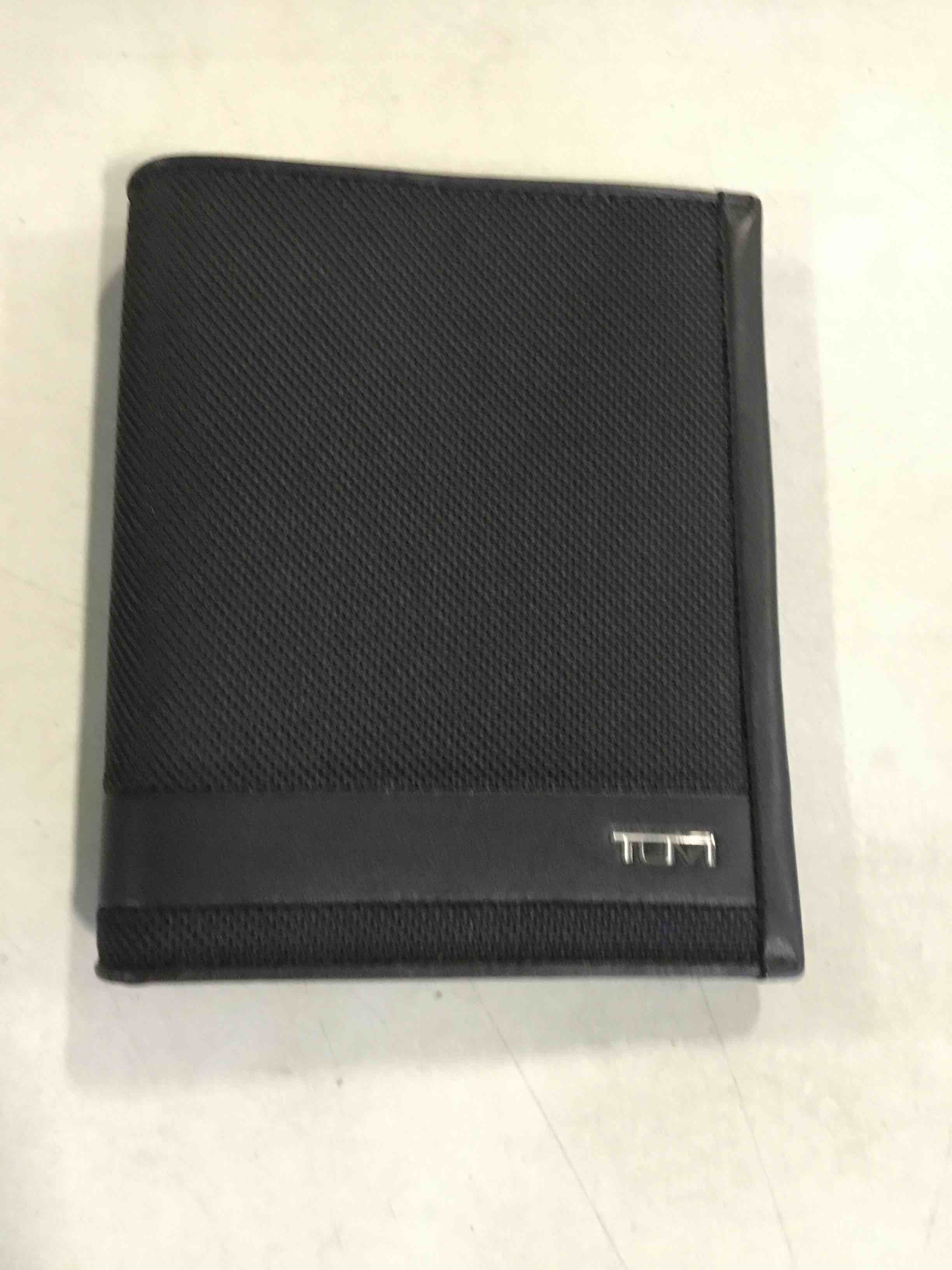 https://s3.amazonaws.com/lotting-images-prod/bidfta/YEL5669603_1703101278598.jpeg