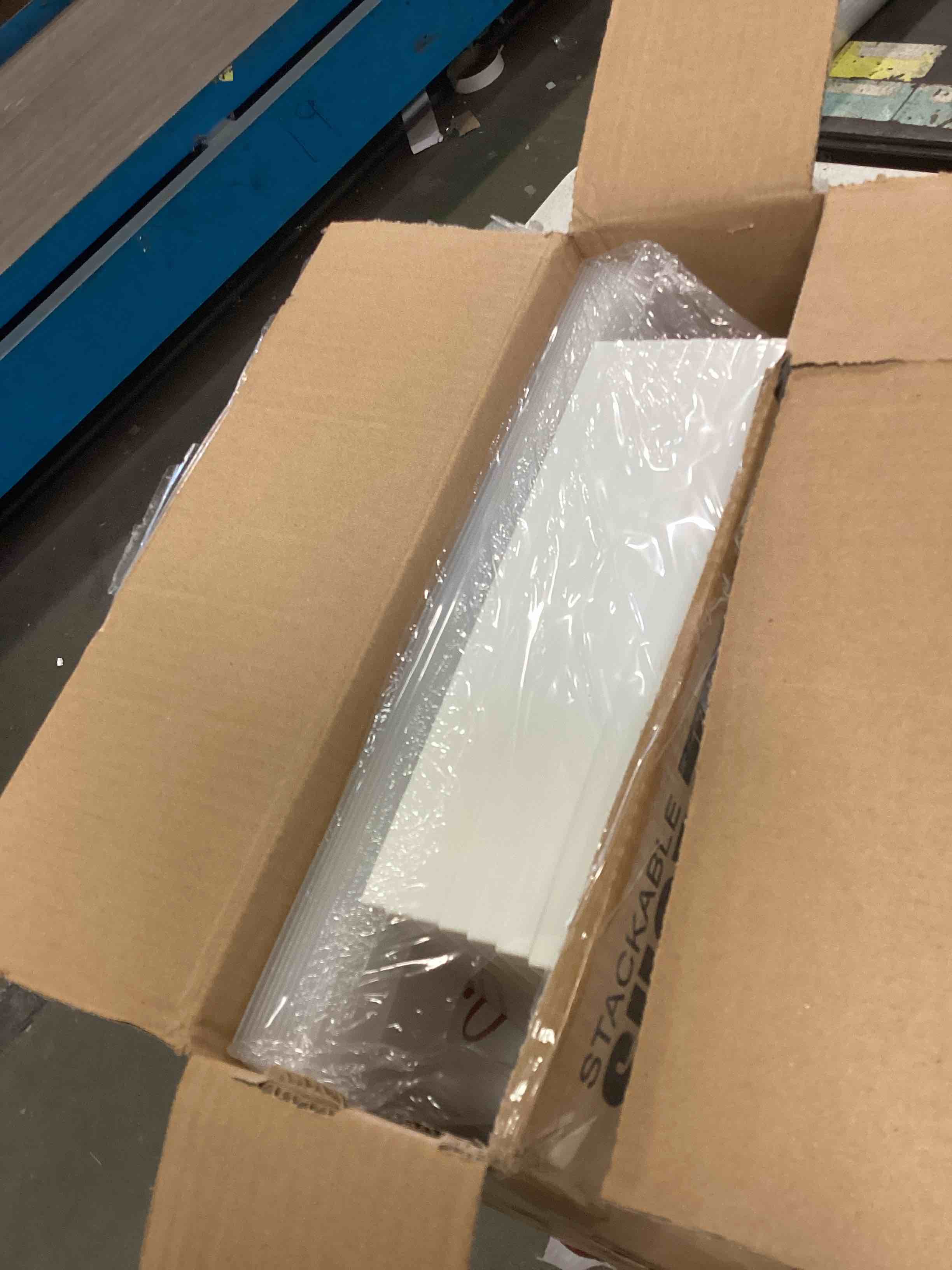 https://s3.amazonaws.com/lotting-images-prod/bidfta/YEL5672290_1707151358559.jpeg