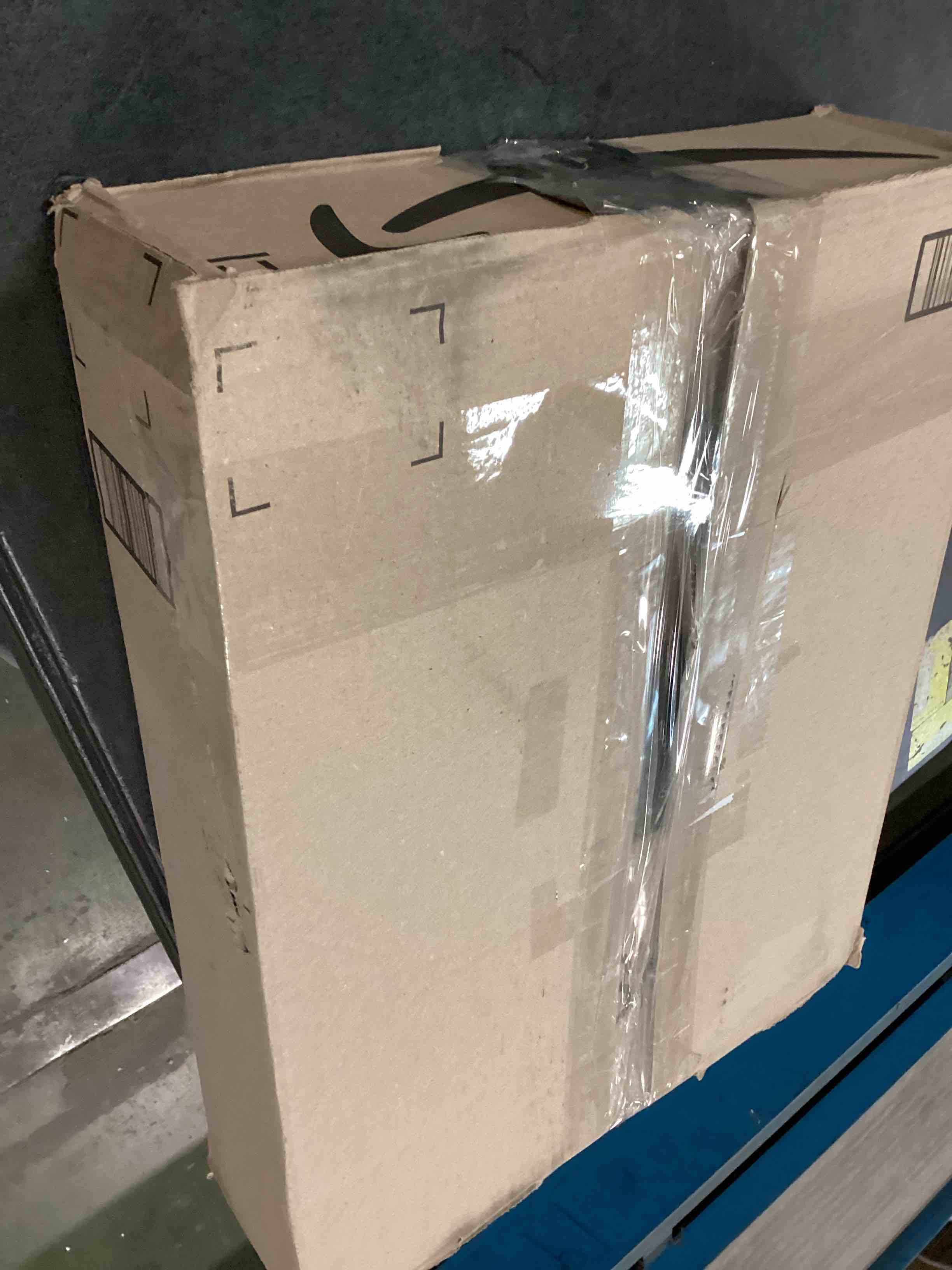 https://s3.amazonaws.com/lotting-images-prod/bidfta/YEL5672385_1707222491098.jpeg