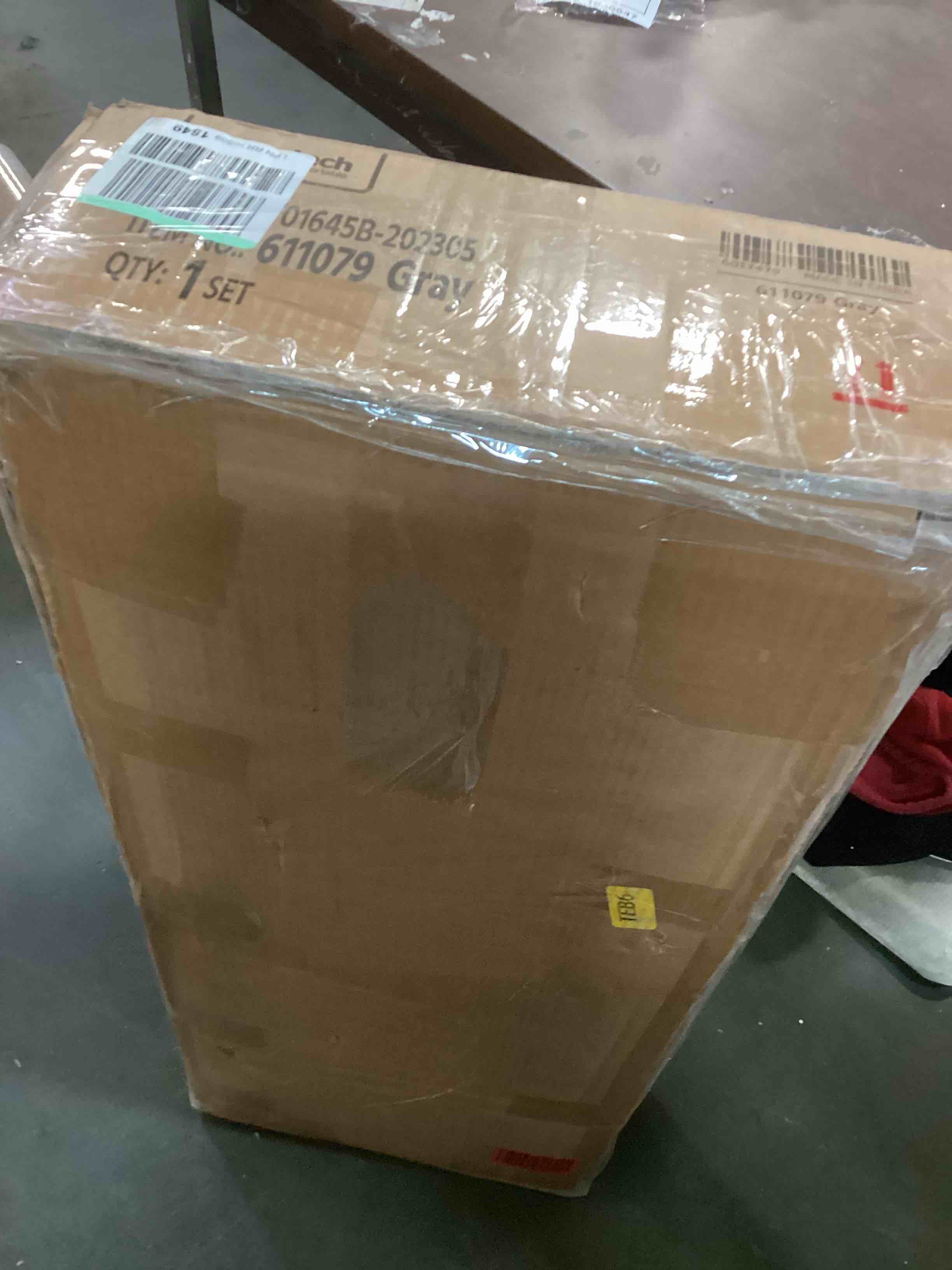 https://s3.amazonaws.com/lotting-images-prod/bidfta/YEL5673211_1707758219505.jpeg