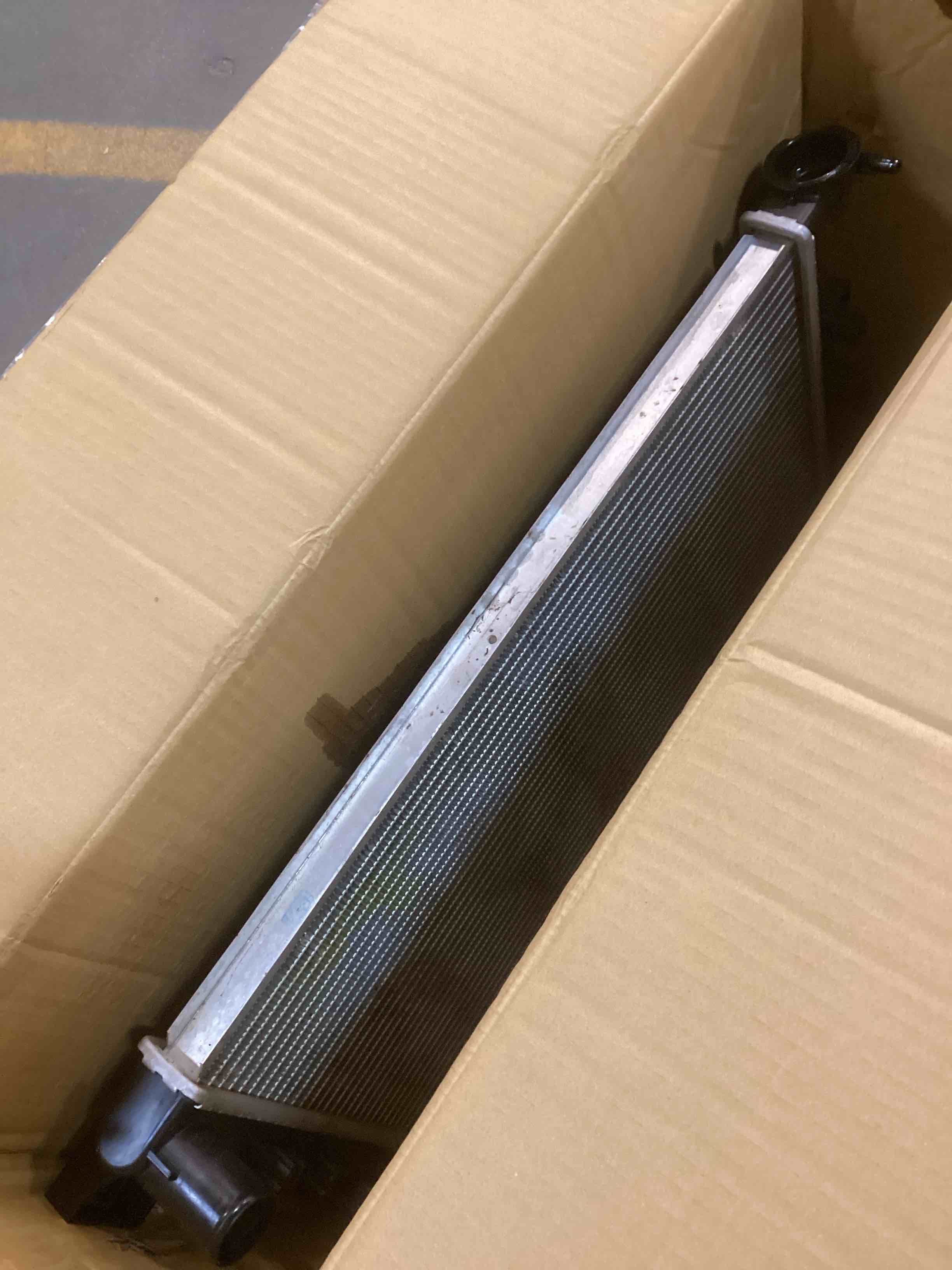 https://s3.amazonaws.com/lotting-images-prod/bidfta/YEL5673418_1707838042468.jpeg