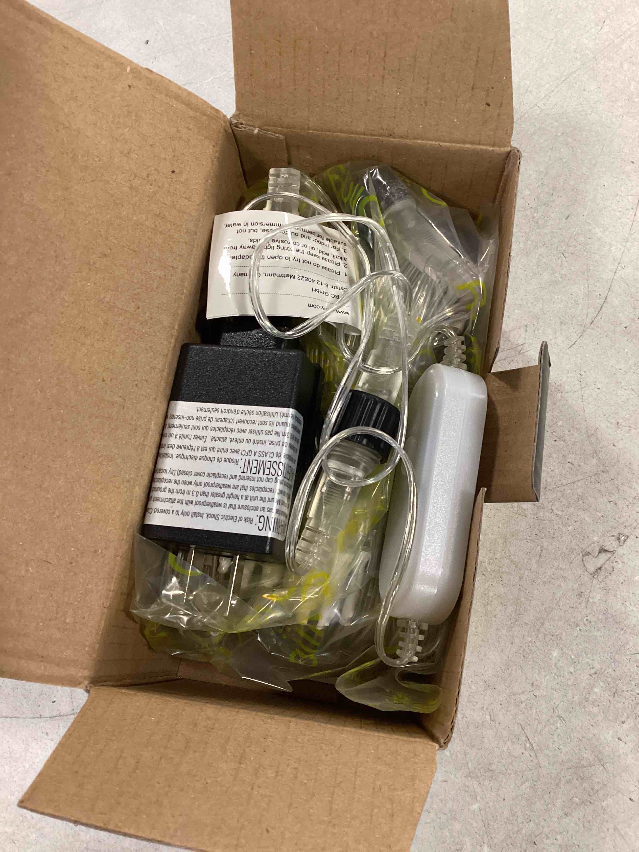 https://s3.amazonaws.com/lotting-images-prod/bidfta/YEL5674230_1707746492512.jpeg