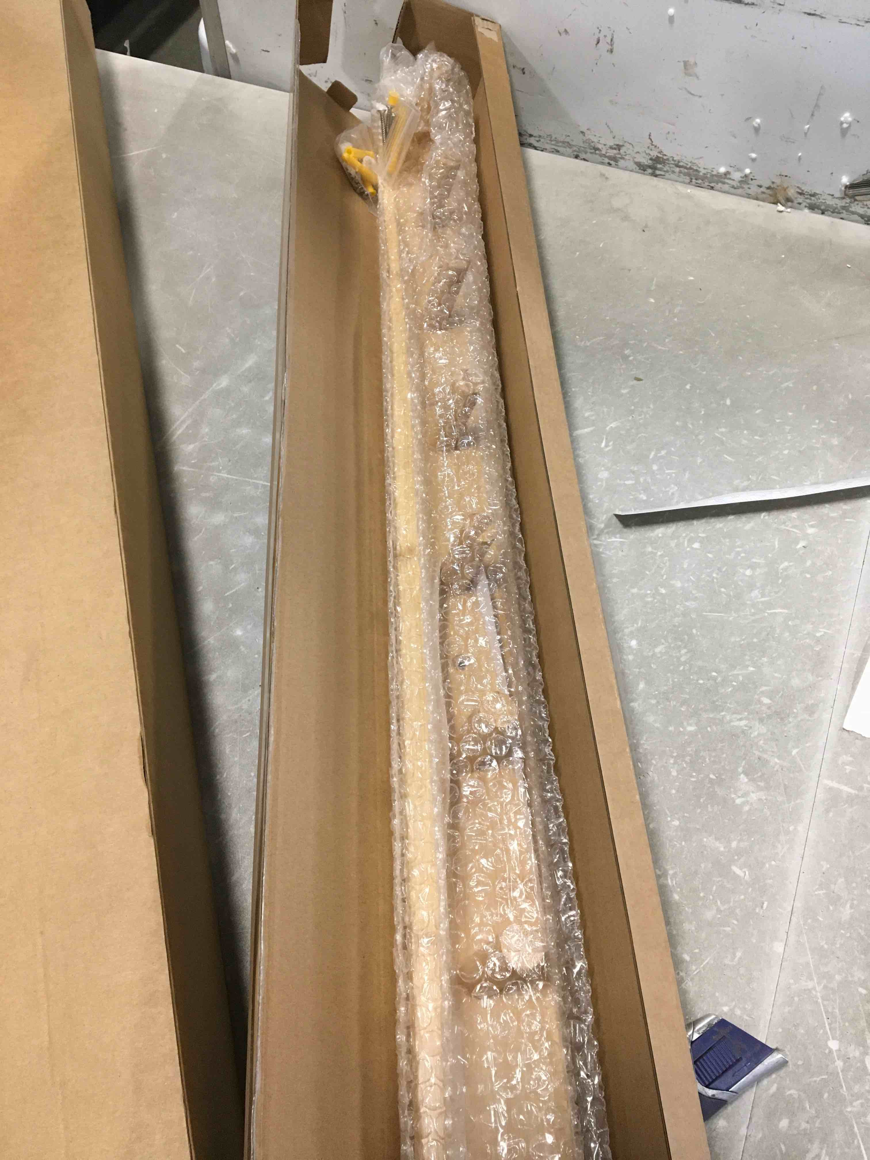 https://s3.amazonaws.com/lotting-images-prod/bidfta/YEL5675340_1707070468077.jpeg