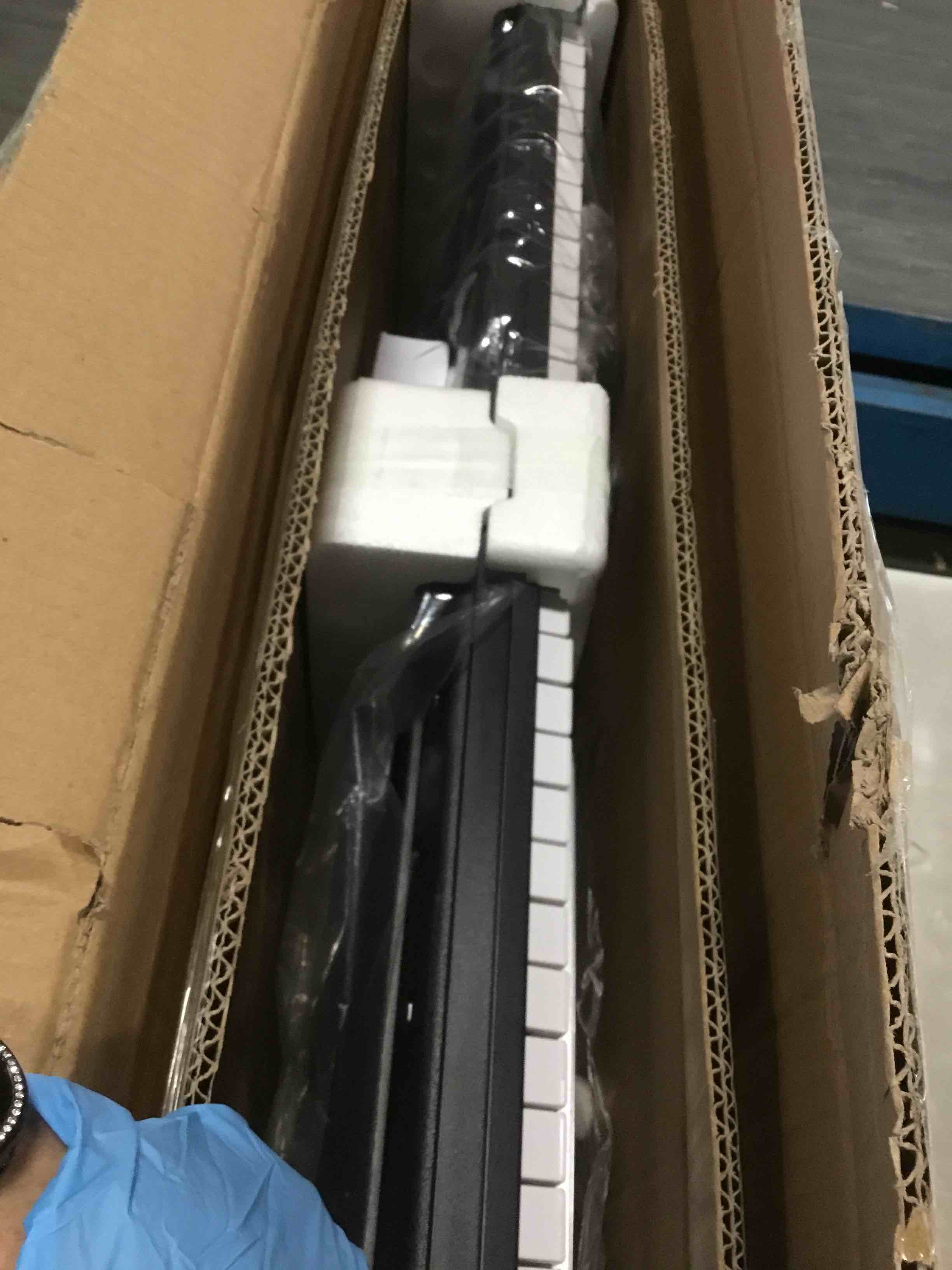 https://s3.amazonaws.com/lotting-images-prod/bidfta/YEL5675459_1707080313710.jpeg
